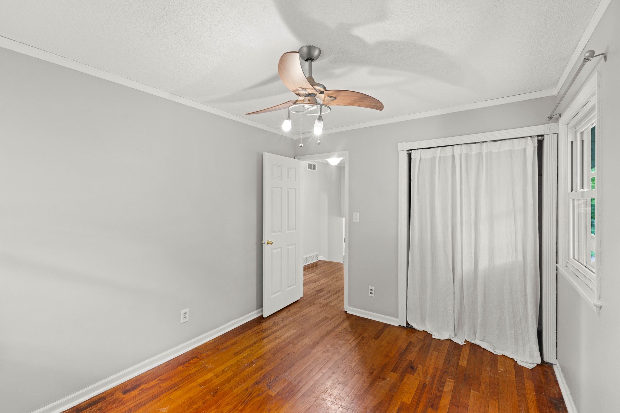 3001 Hillsdale Drive Property Photo 17