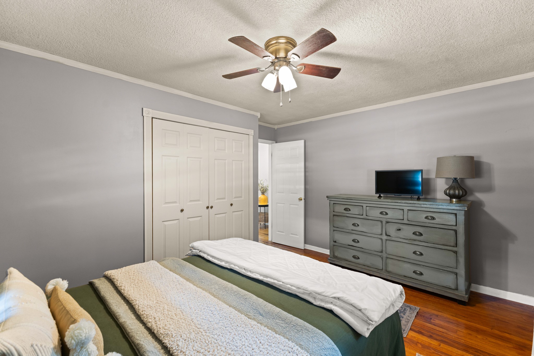 3001 Hillsdale Drive Property Photo 23