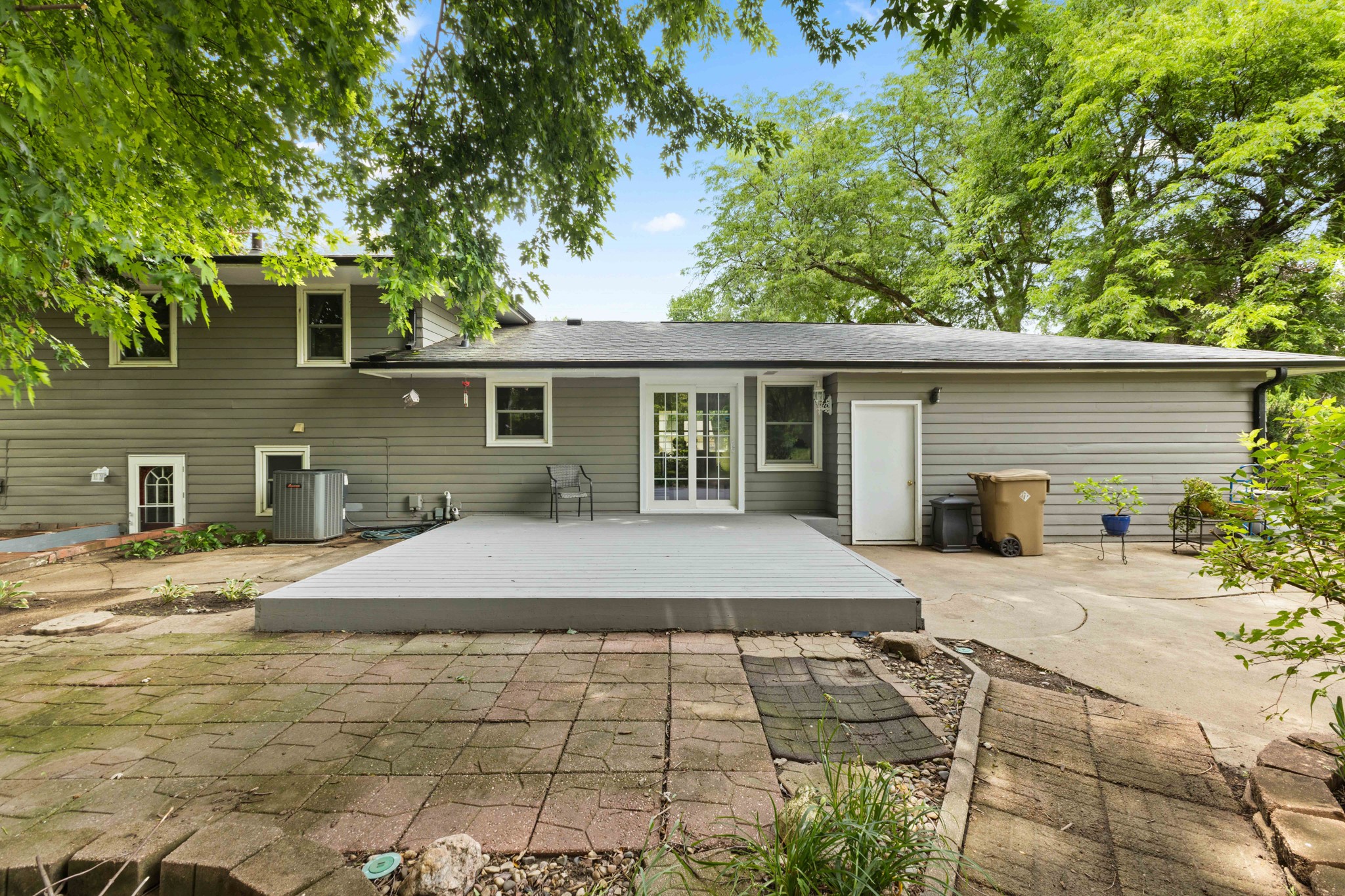 3001 Hillsdale Drive Property Photo 27