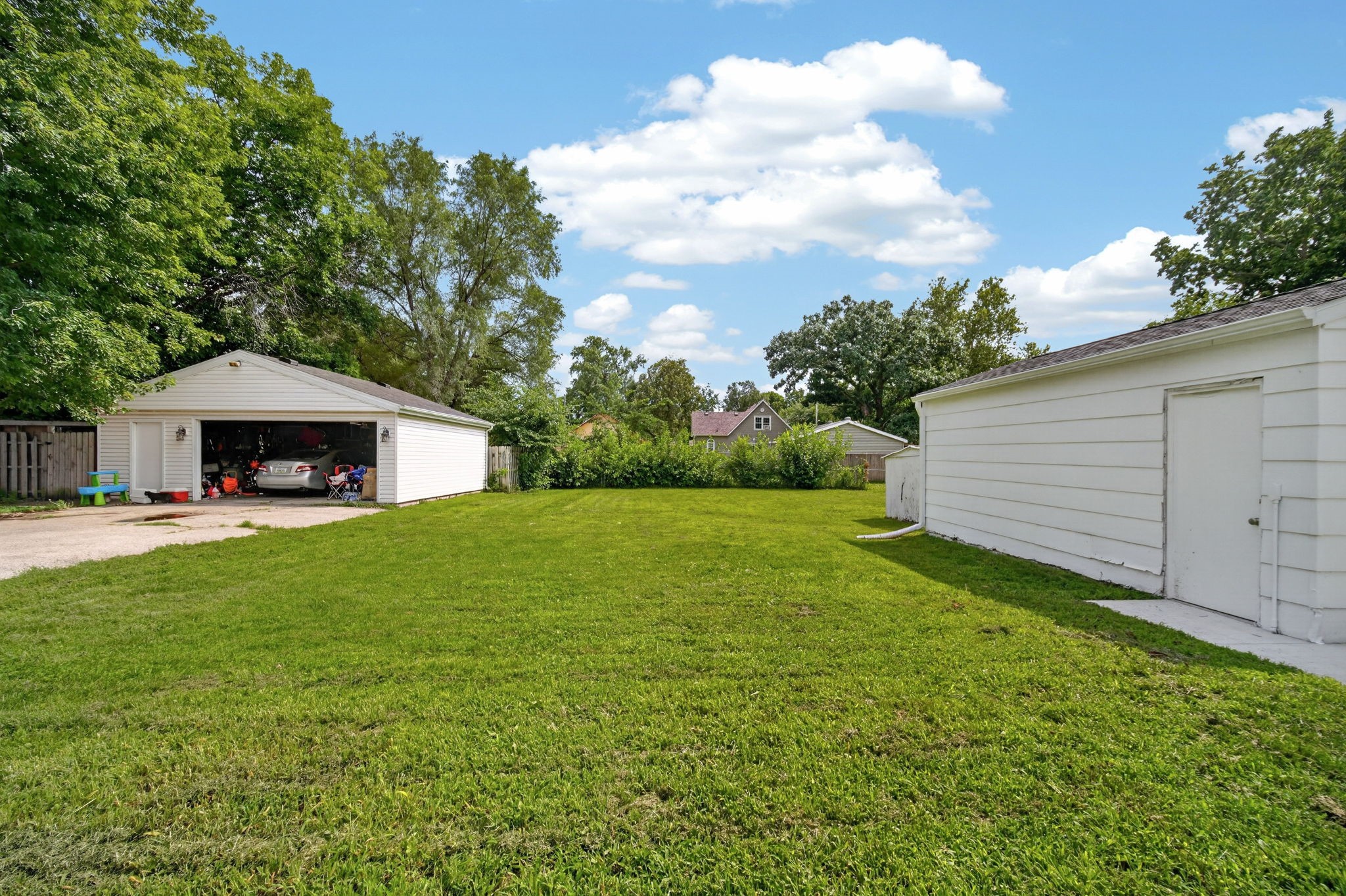 2733 E Grand Avenue Property Photo 30