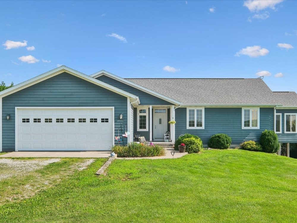 1055 Highway G76 Highway Property Photo 1