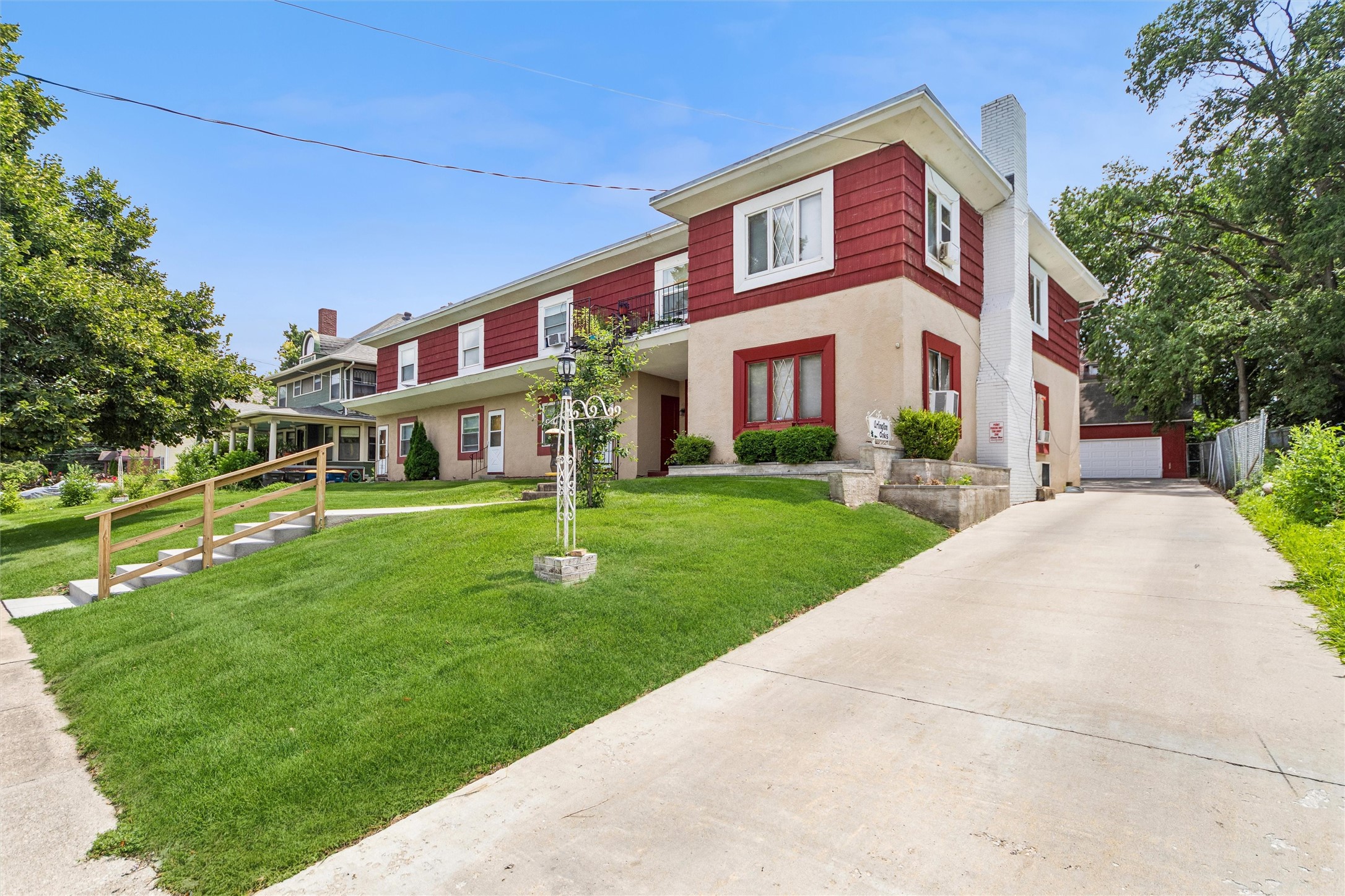 1940 Arlington Avenue Property Photo 2
