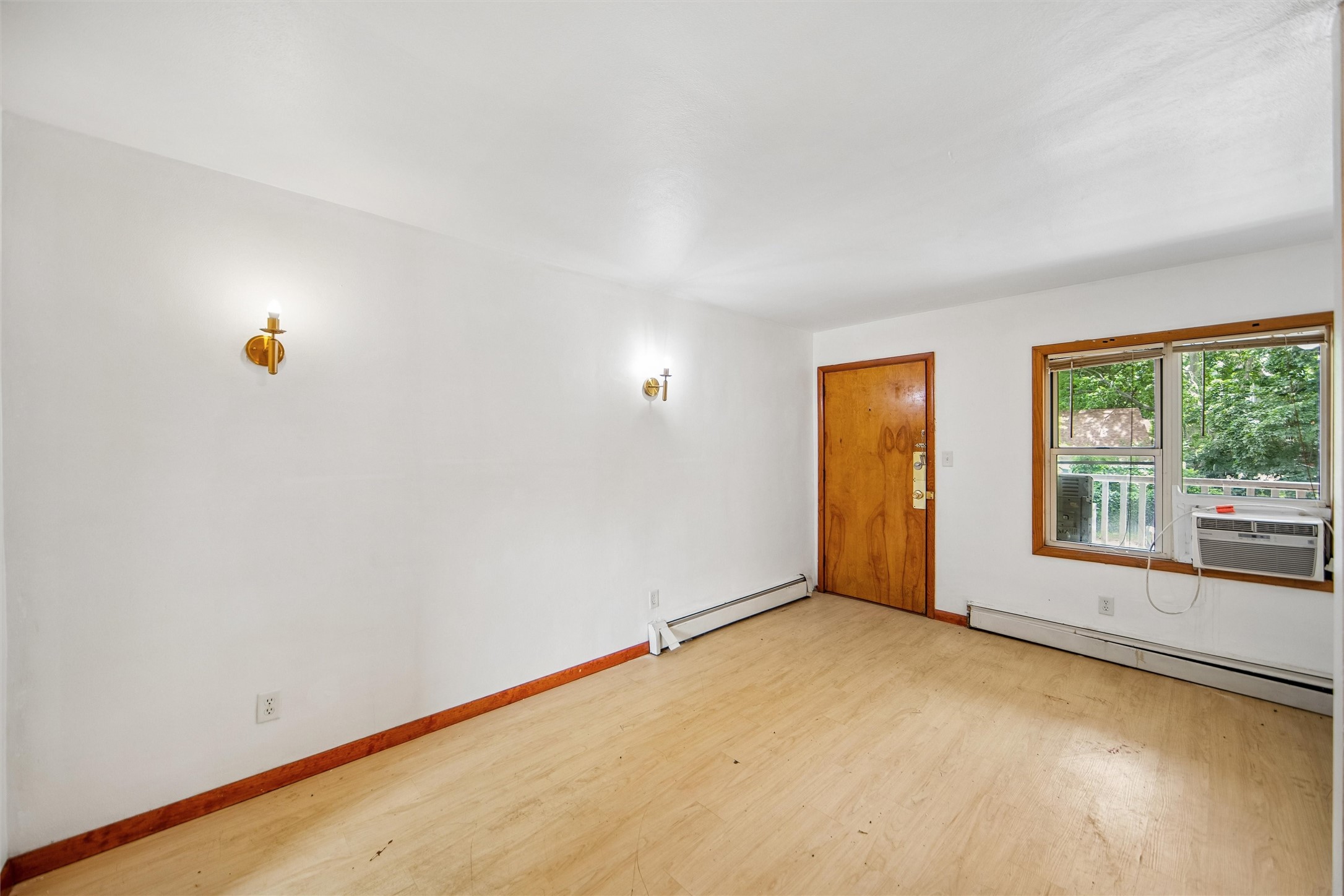 1940 Arlington Avenue Property Photo 5