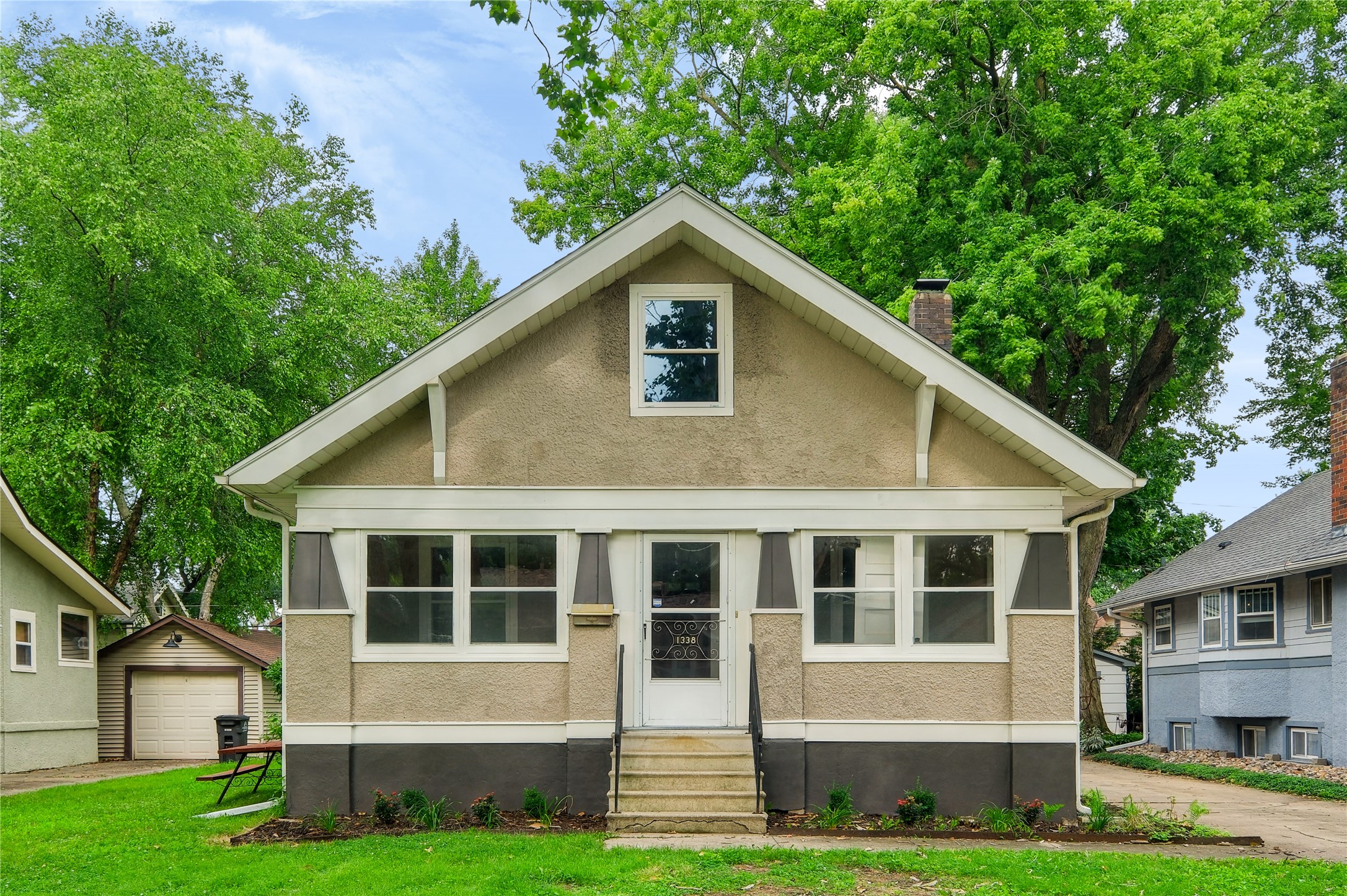 1338 45th Street Property Photo 1