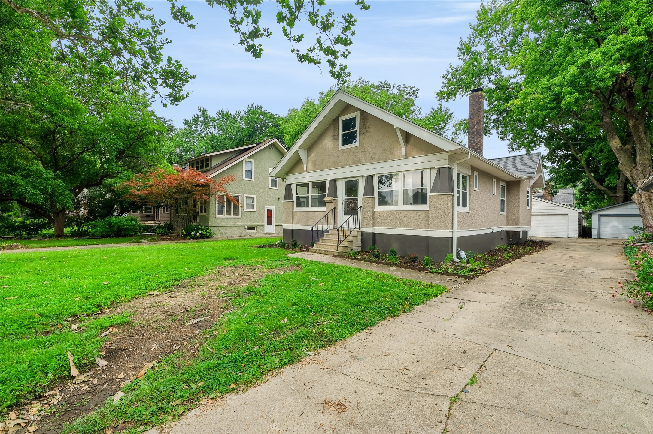 1338 45th Street Property Photo 2