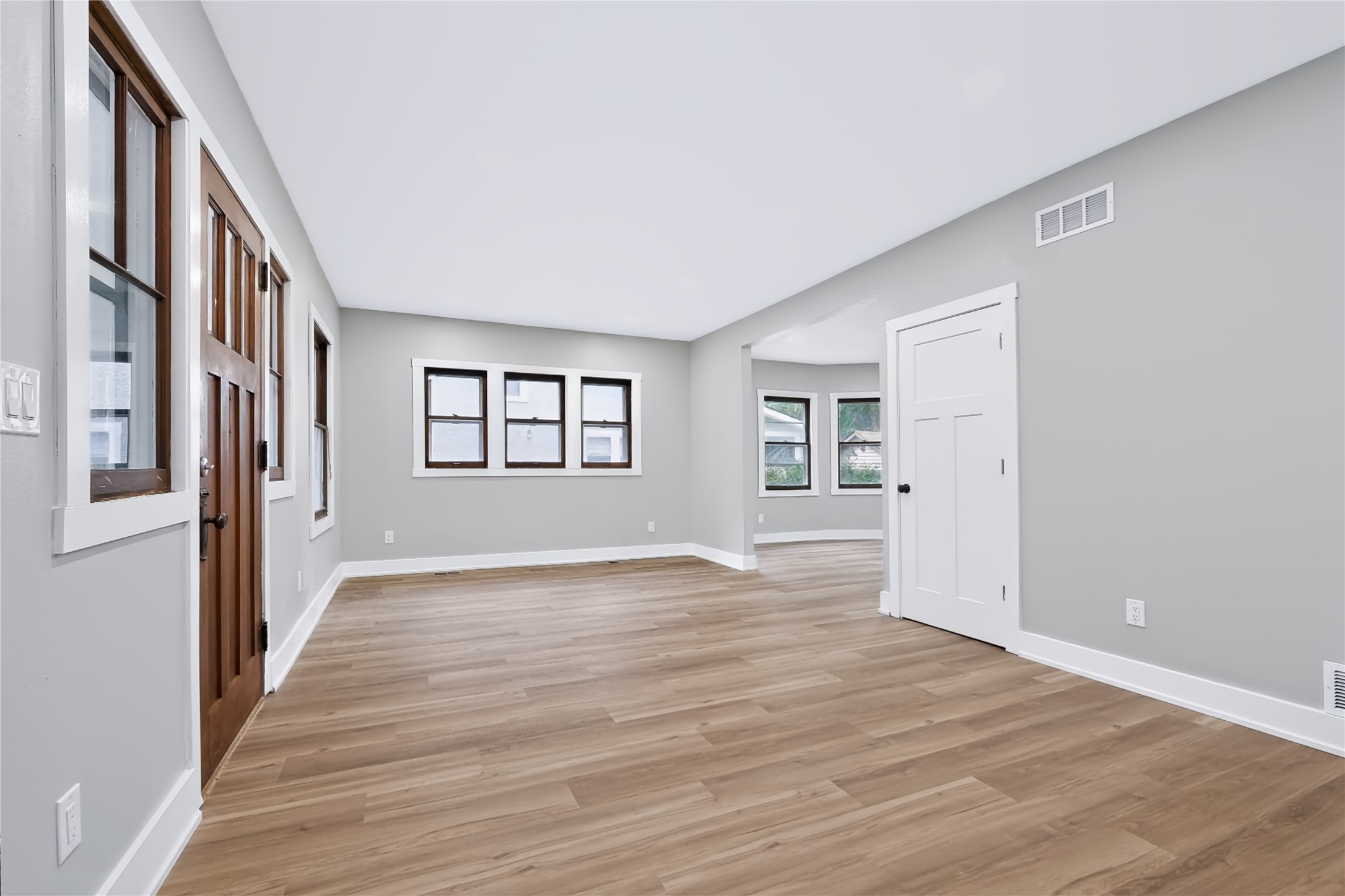 1338 45th Street Property Photo 6