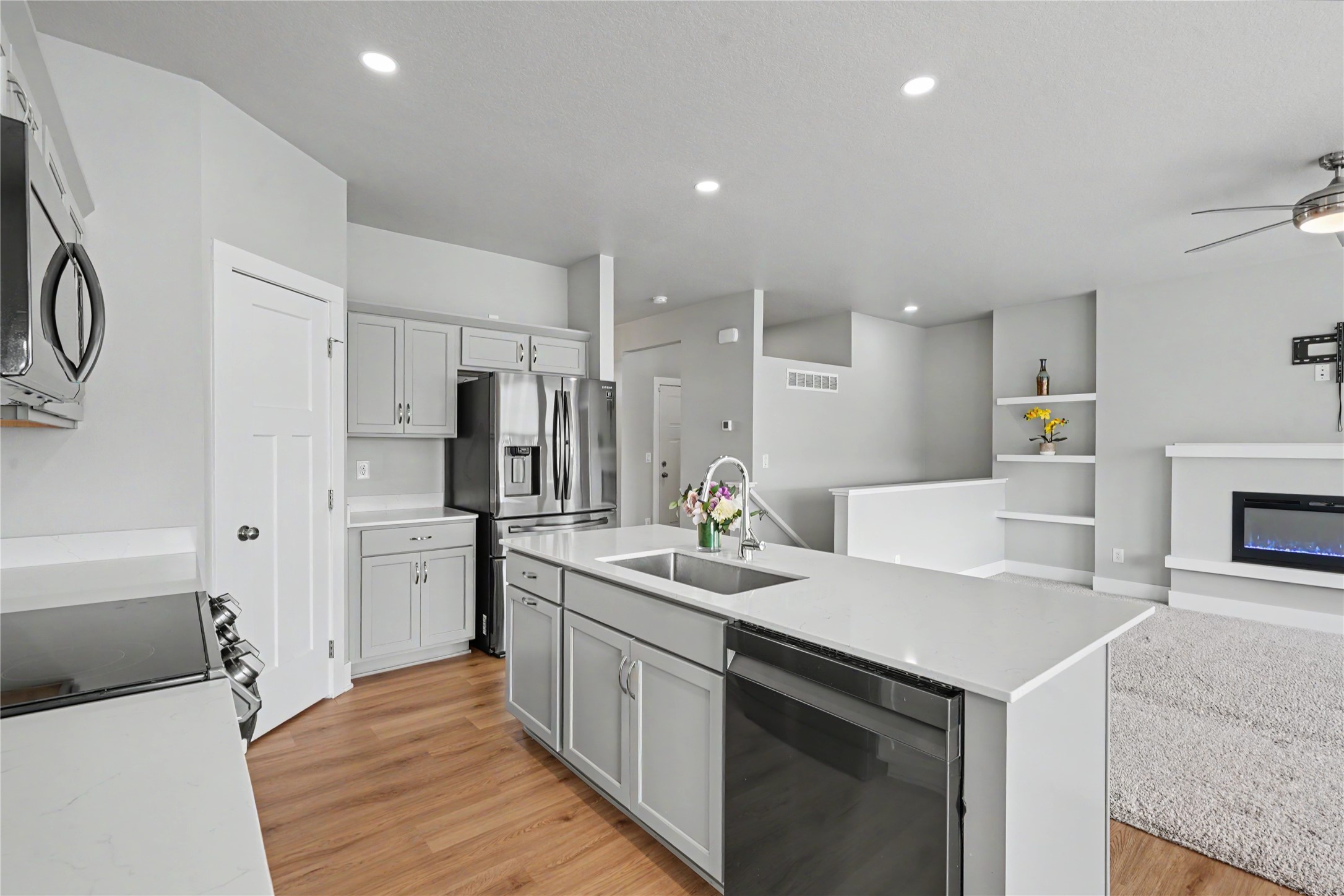 15332 Deerview Drive Property Photo 7