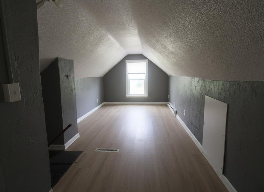 2724 College Avenue Property Photo 8