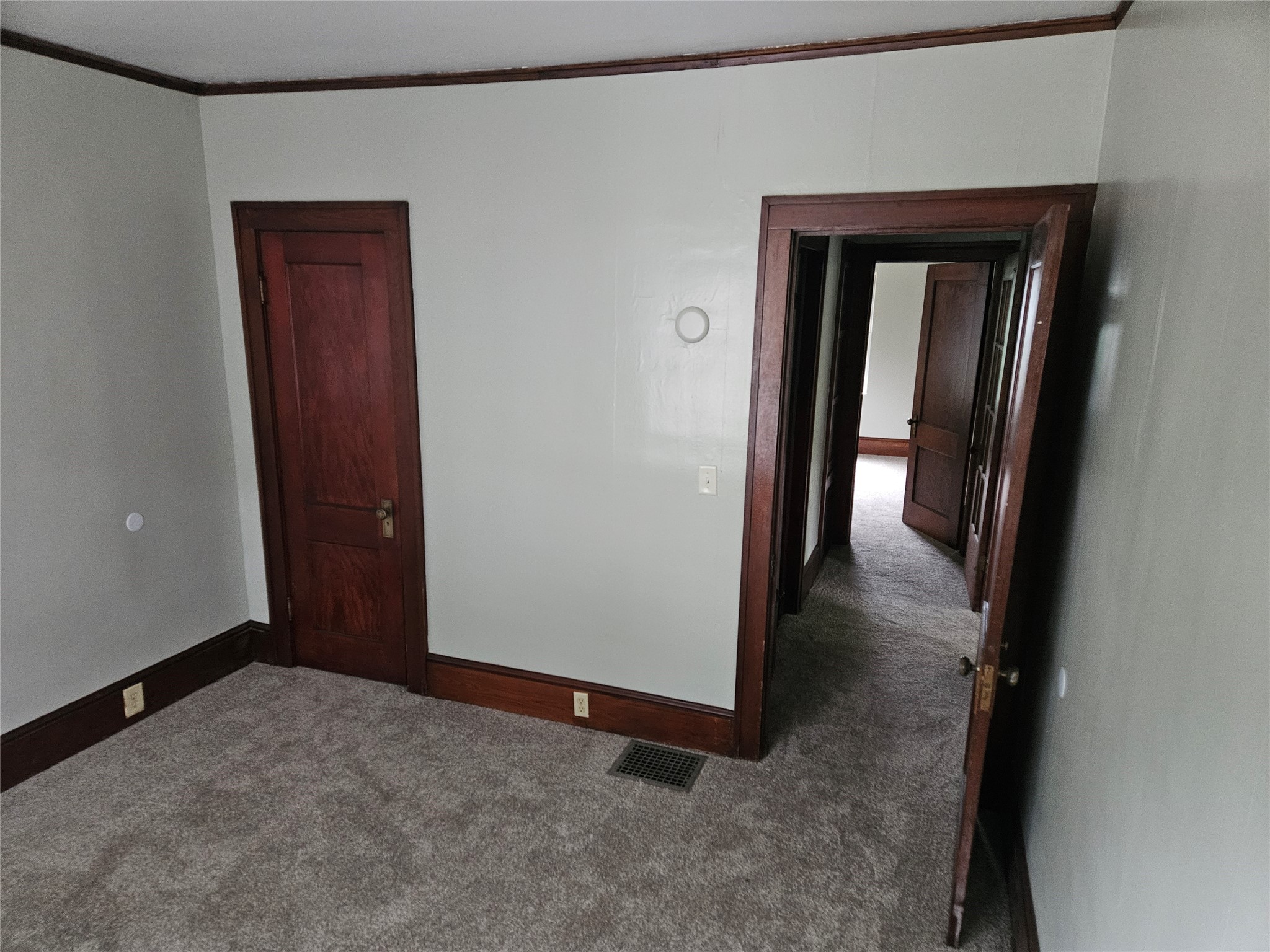 1437 Mattern Avenue Property Photo 6
