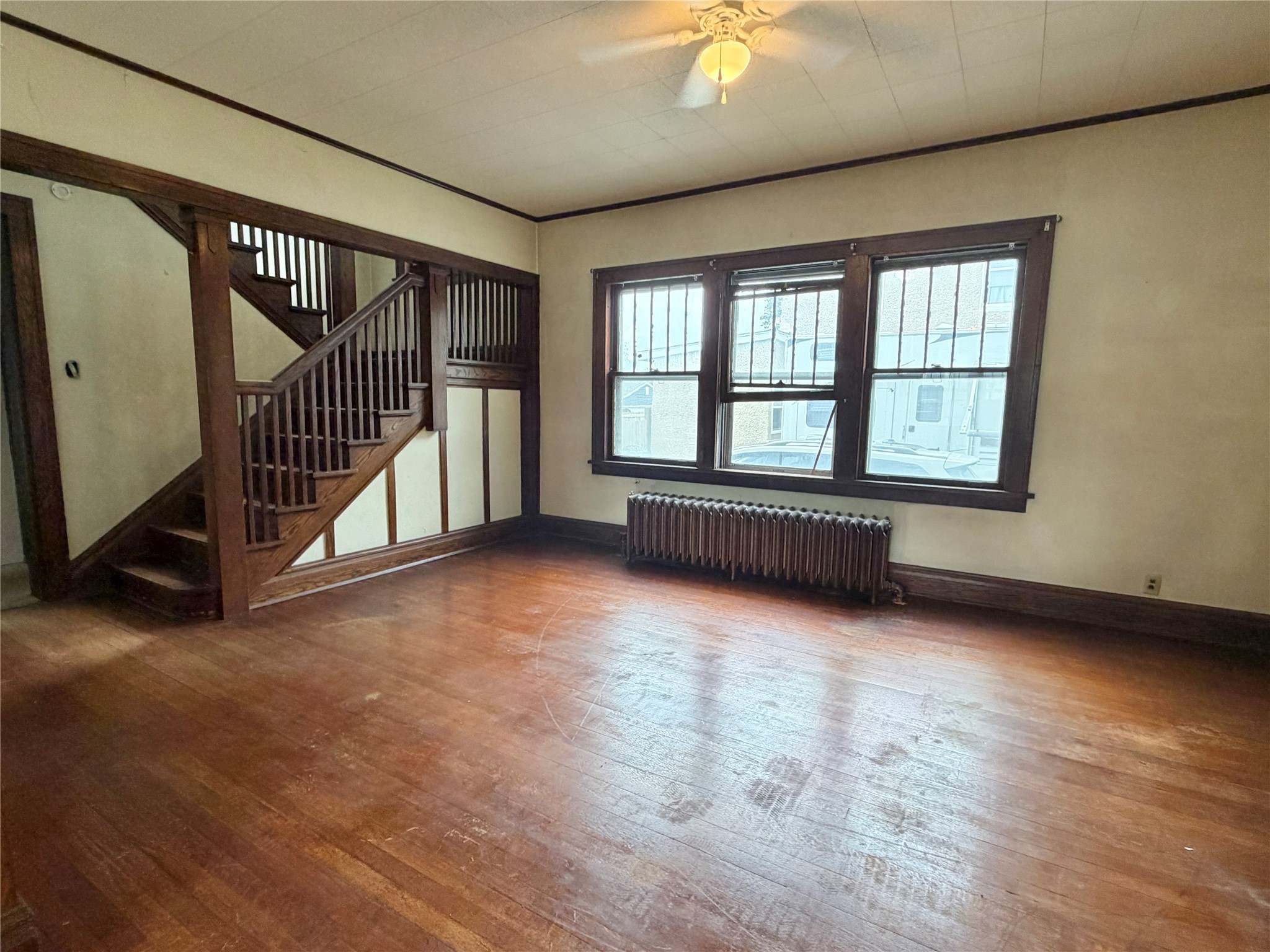 626 E 7th Street N Property Photo 2
