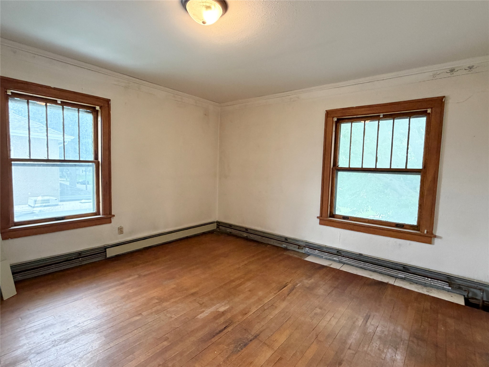 626 E 7th Street N Property Photo 18