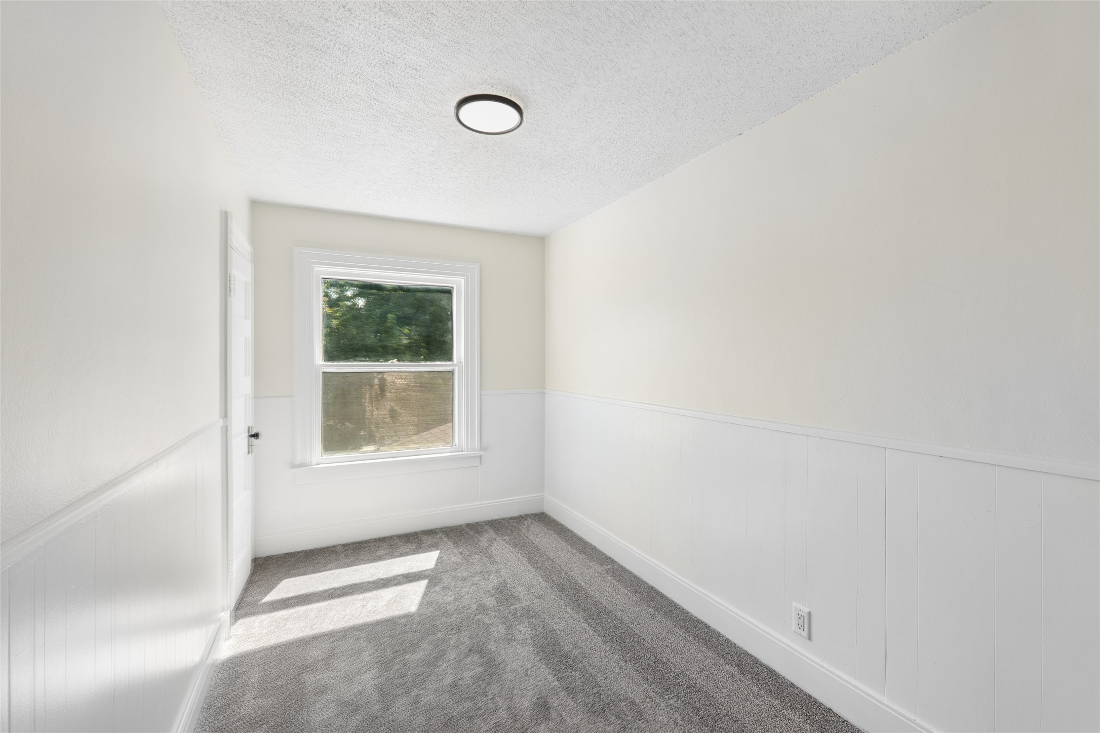 815 Elm Avenue Property Photo 5