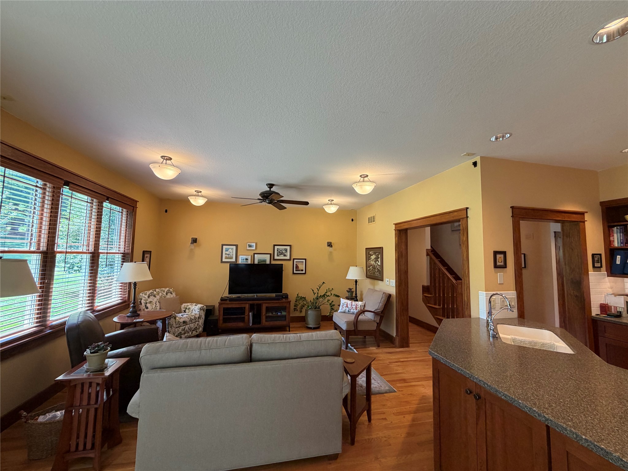 1207 Shadow Lane Property Photo 3