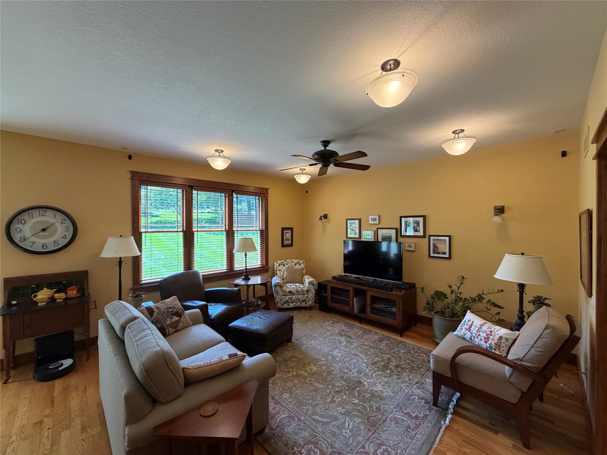 1207 Shadow Lane Property Photo 4