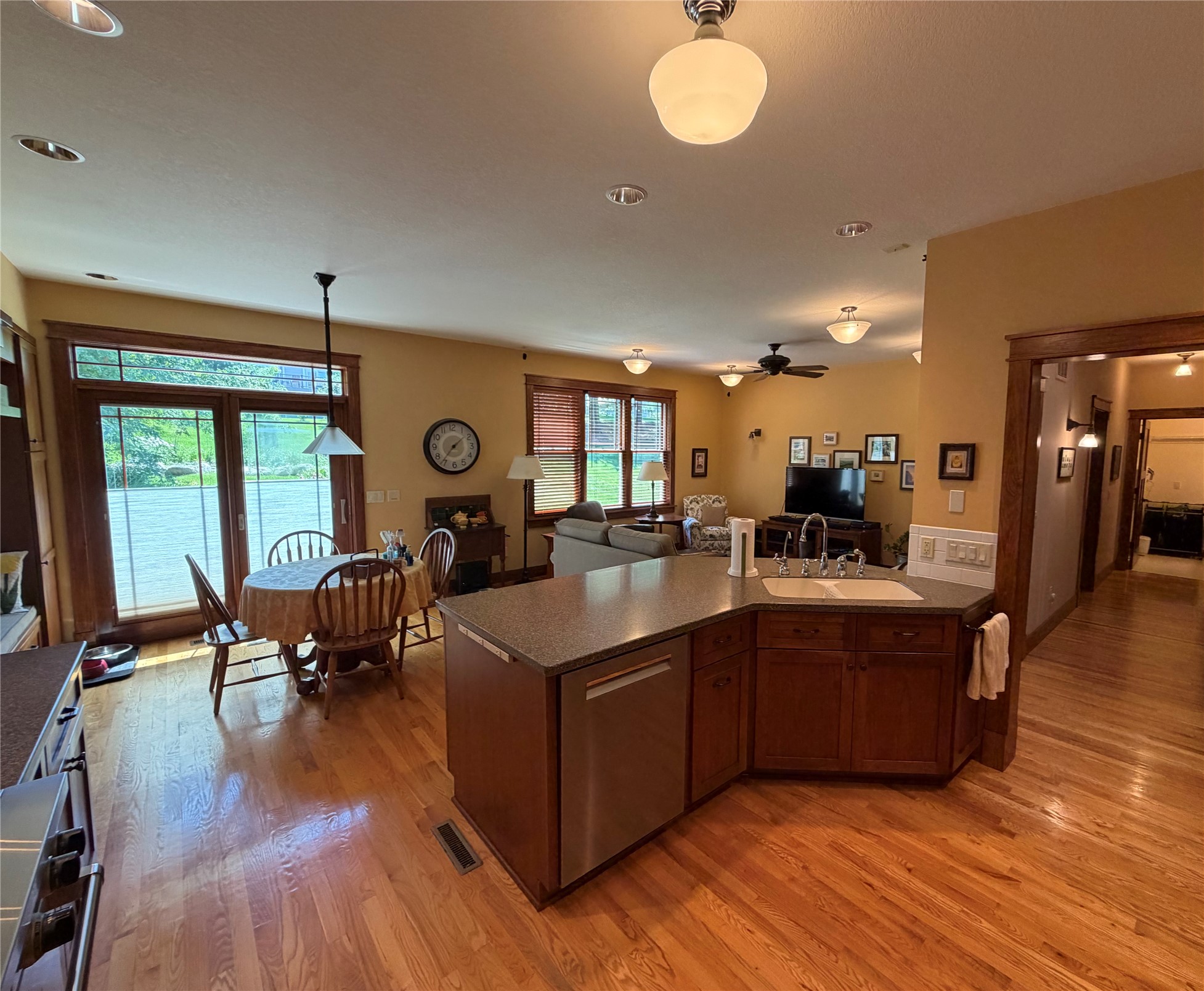 1207 Shadow Lane Property Photo 5