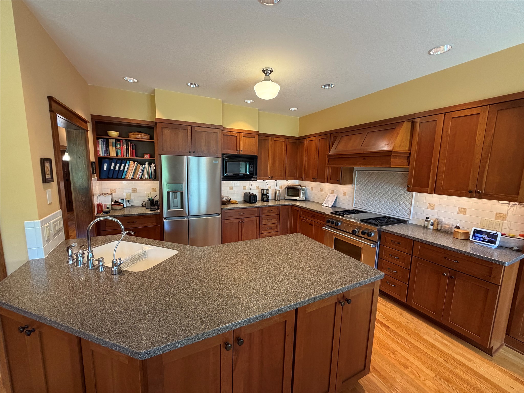 1207 Shadow Lane Property Photo 6
