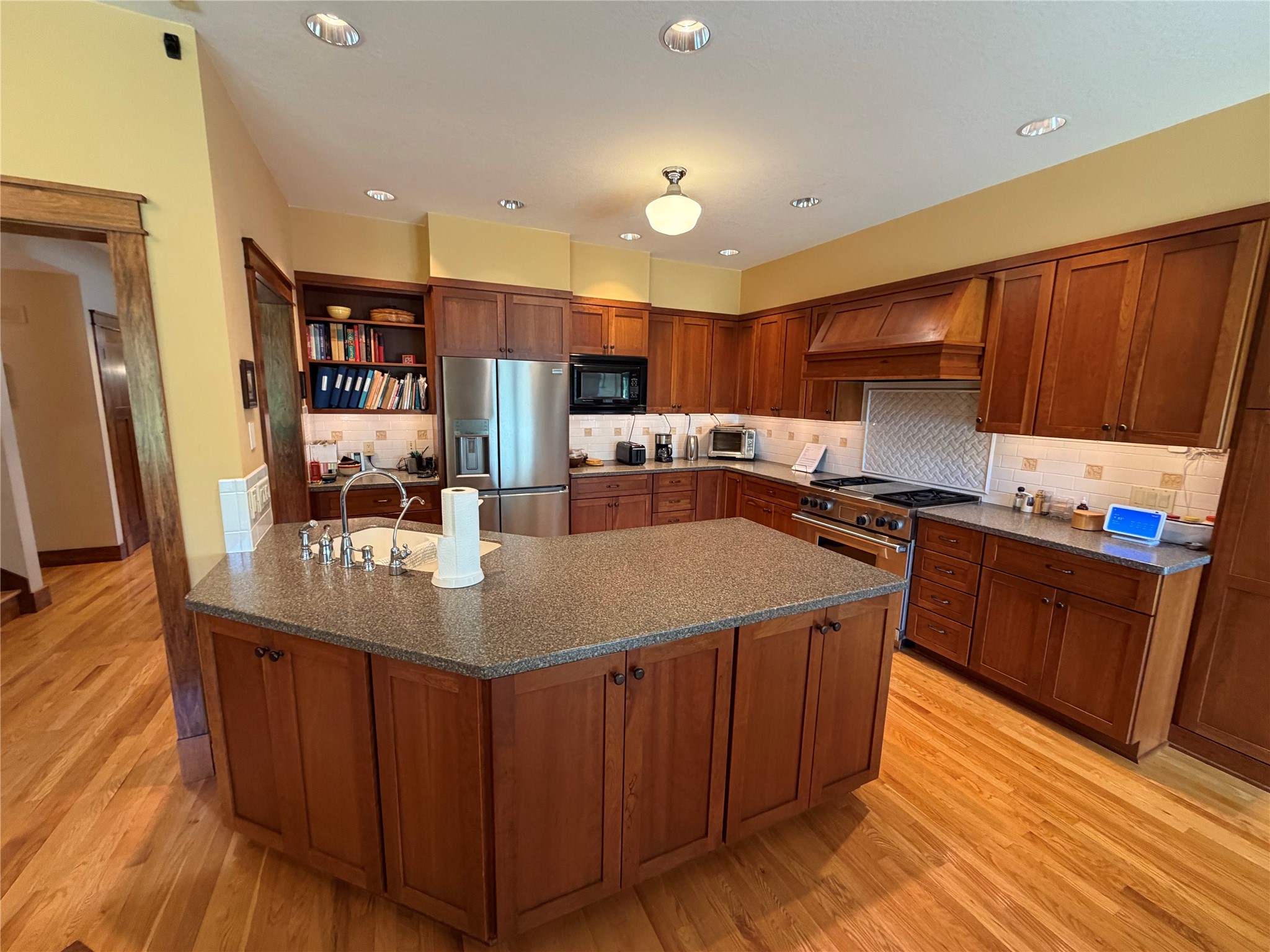 1207 Shadow Lane Property Photo 7