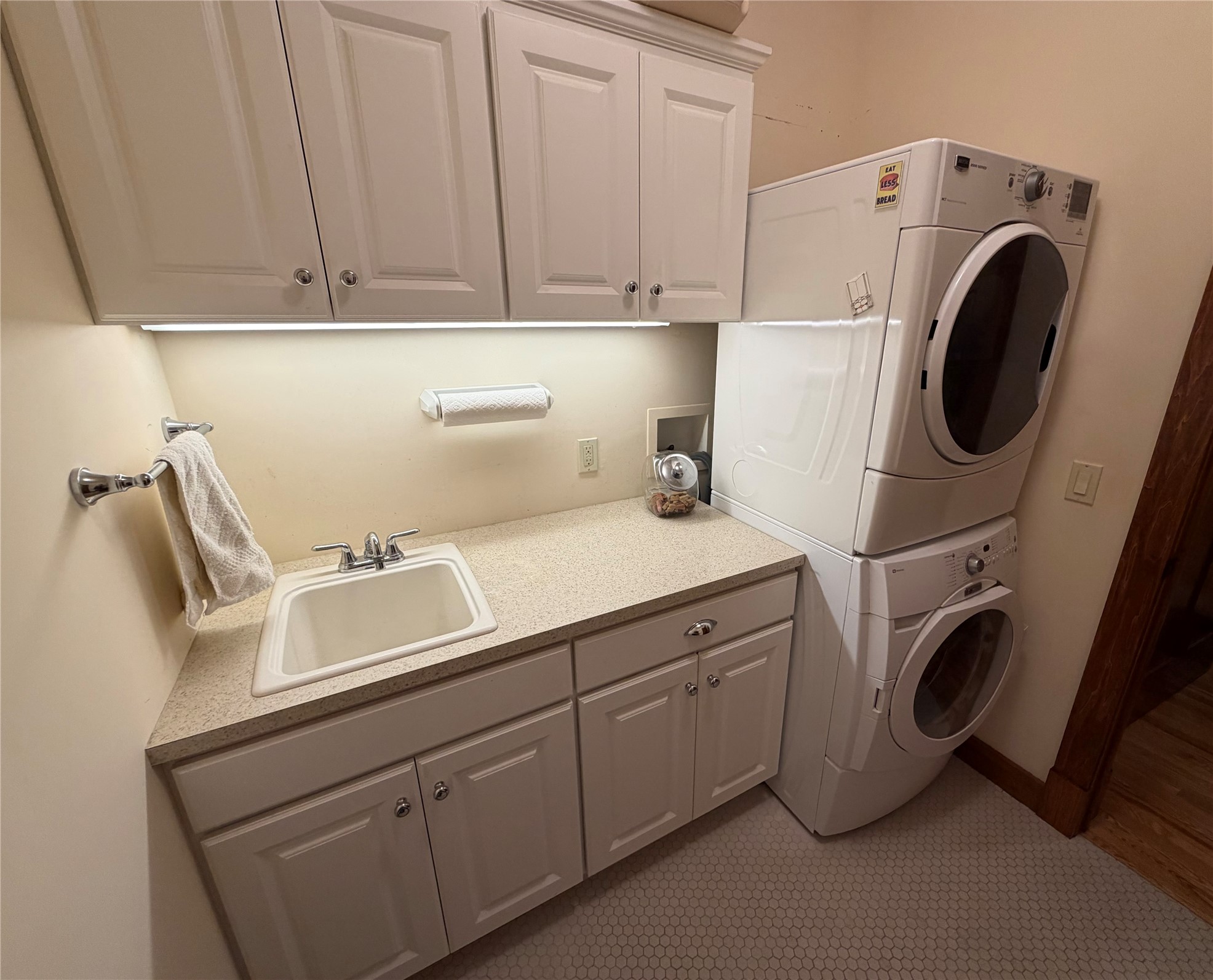 1207 Shadow Lane Property Photo 14