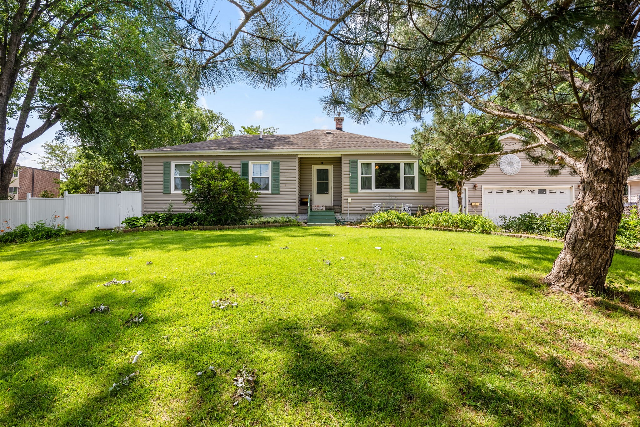 1800 E Ridgeway Avenue Property Photo 1