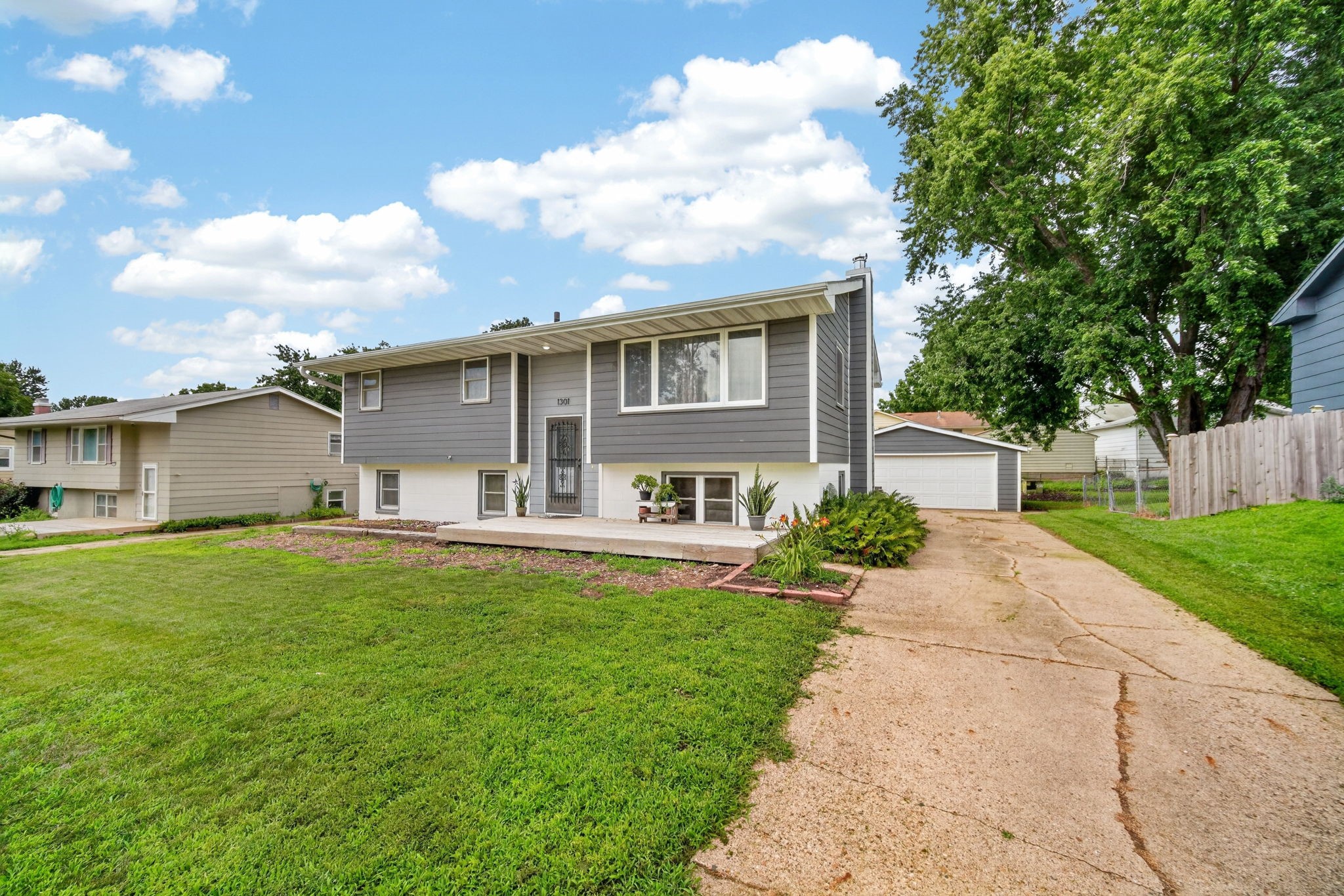 1301 Meadow Drive Property Photo 2