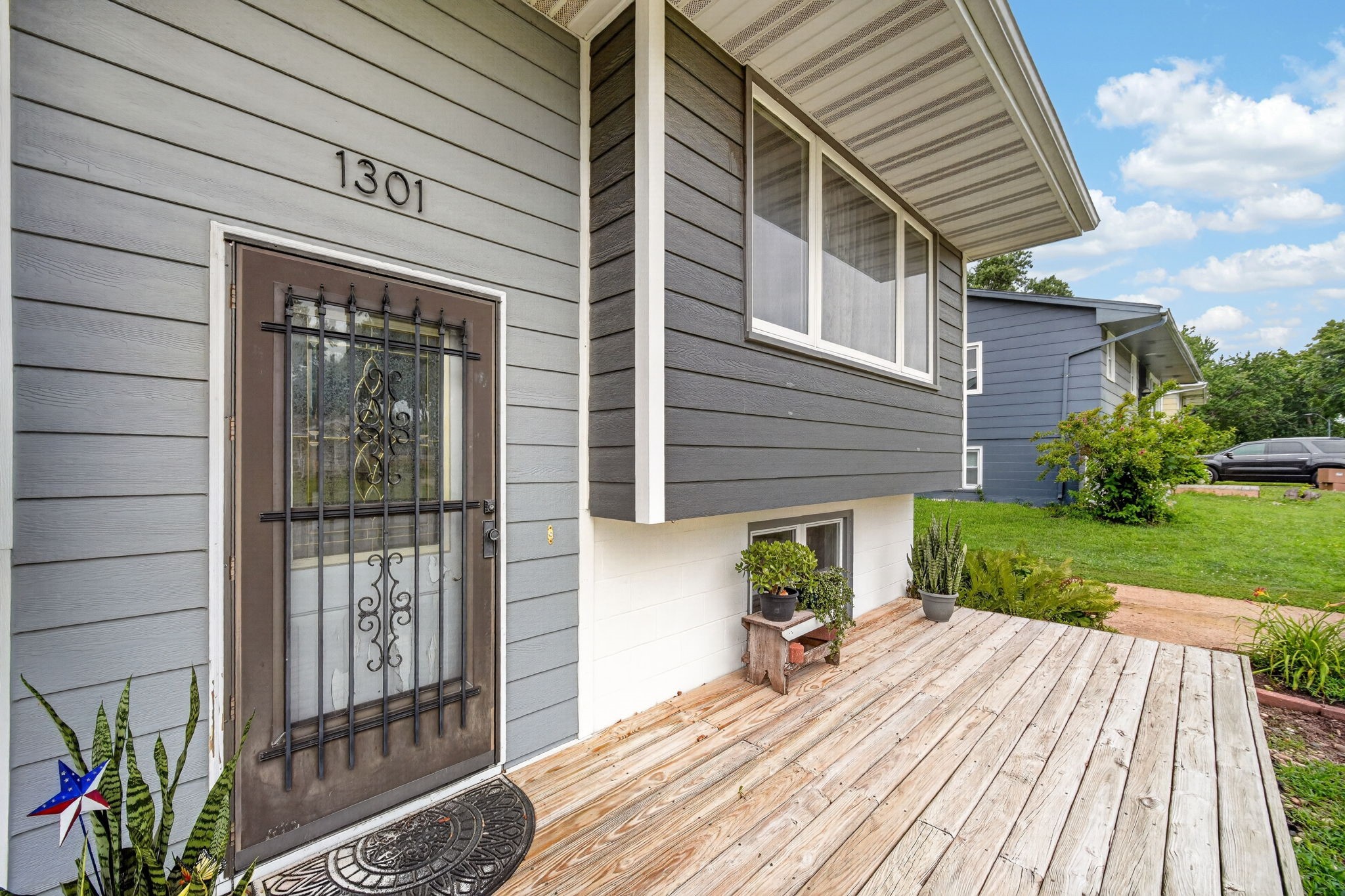 1301 Meadow Drive Property Photo 4