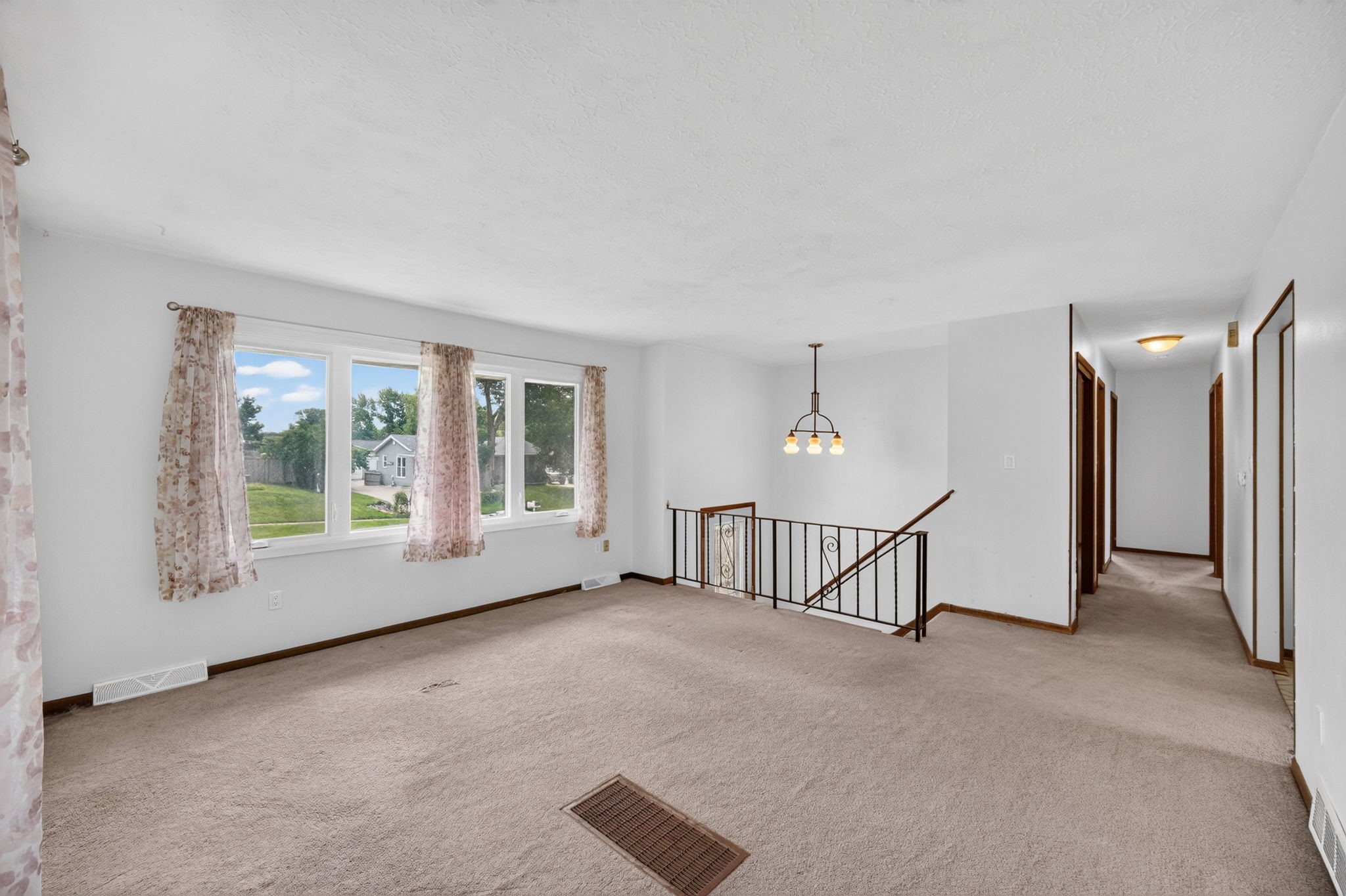 1301 Meadow Drive Property Photo 7
