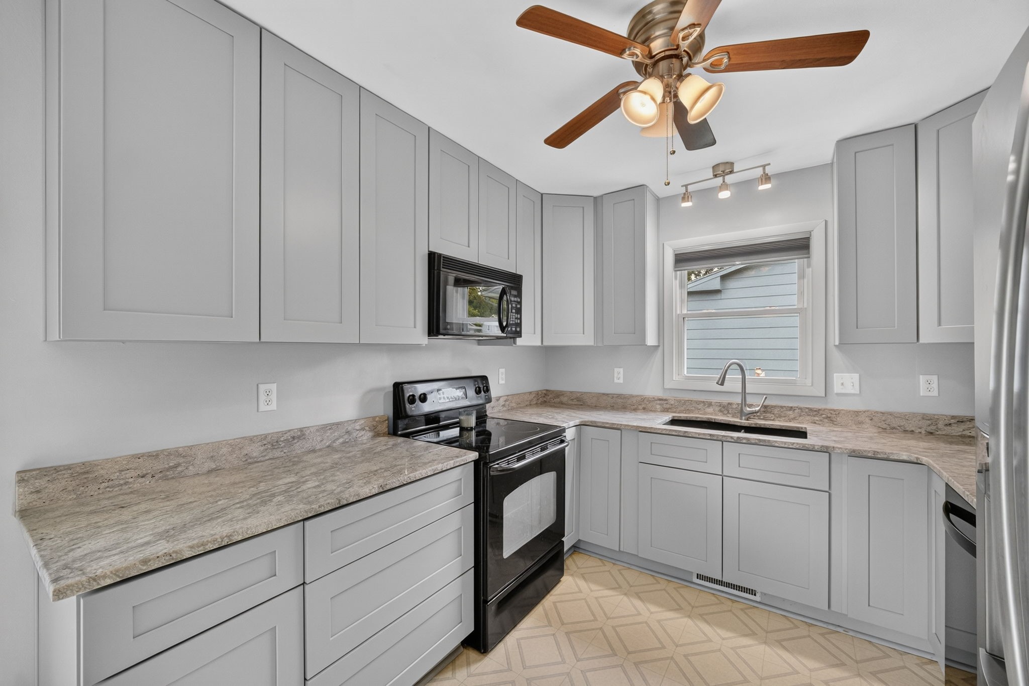 1301 Meadow Drive Property Photo 16