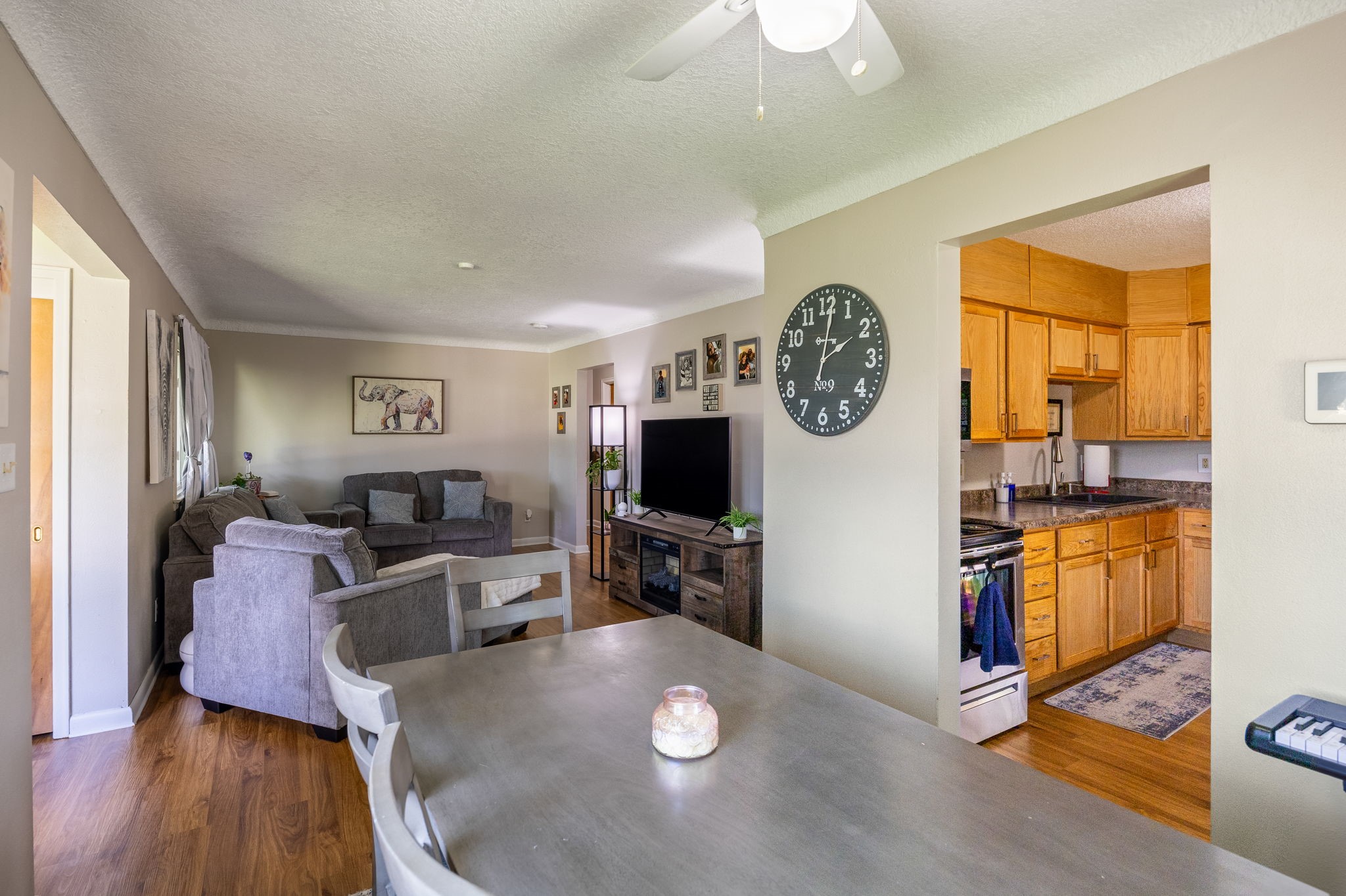 1901 Leland Avenue Property Photo 7
