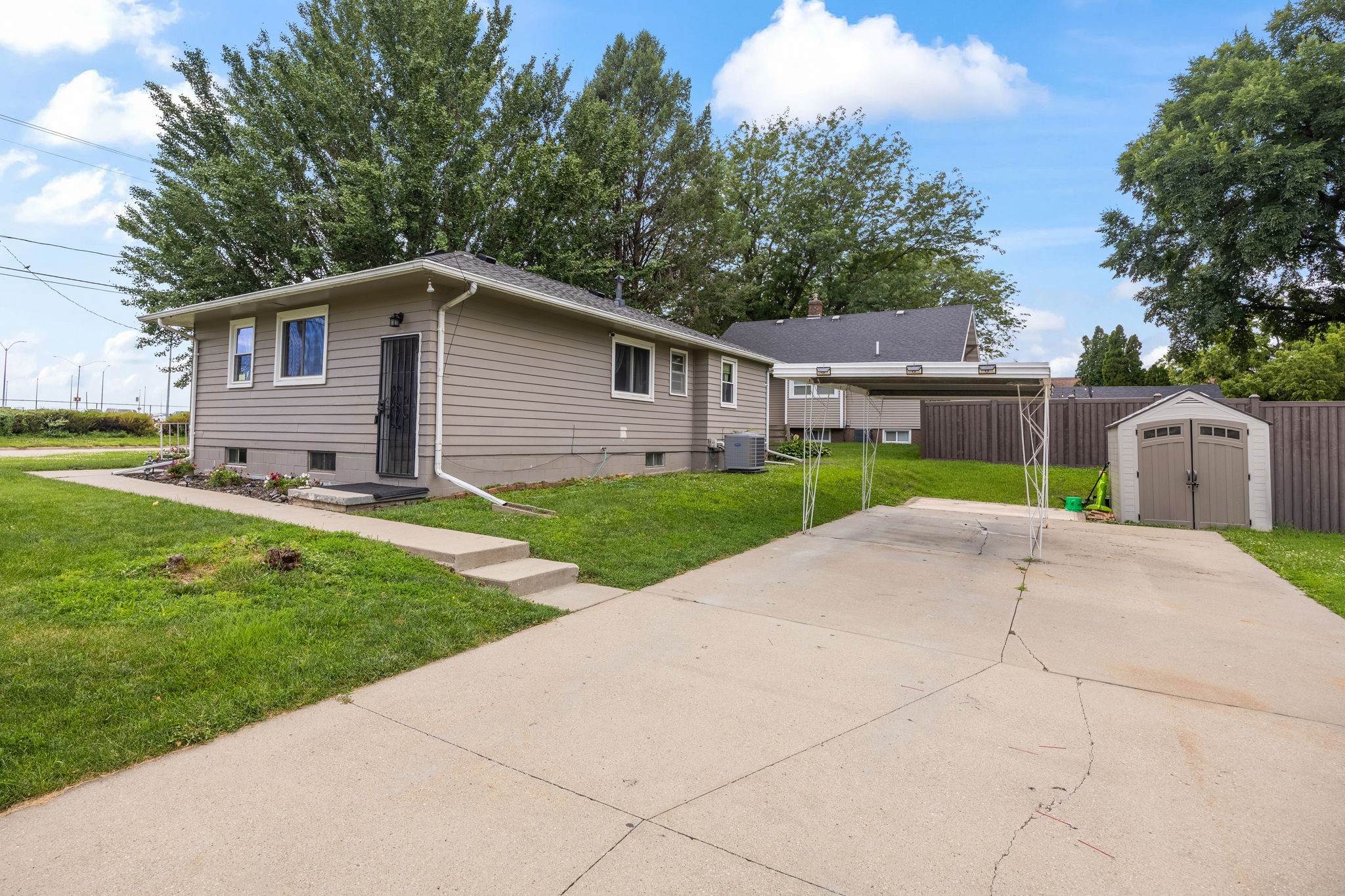 1901 Leland Avenue Property Photo 26