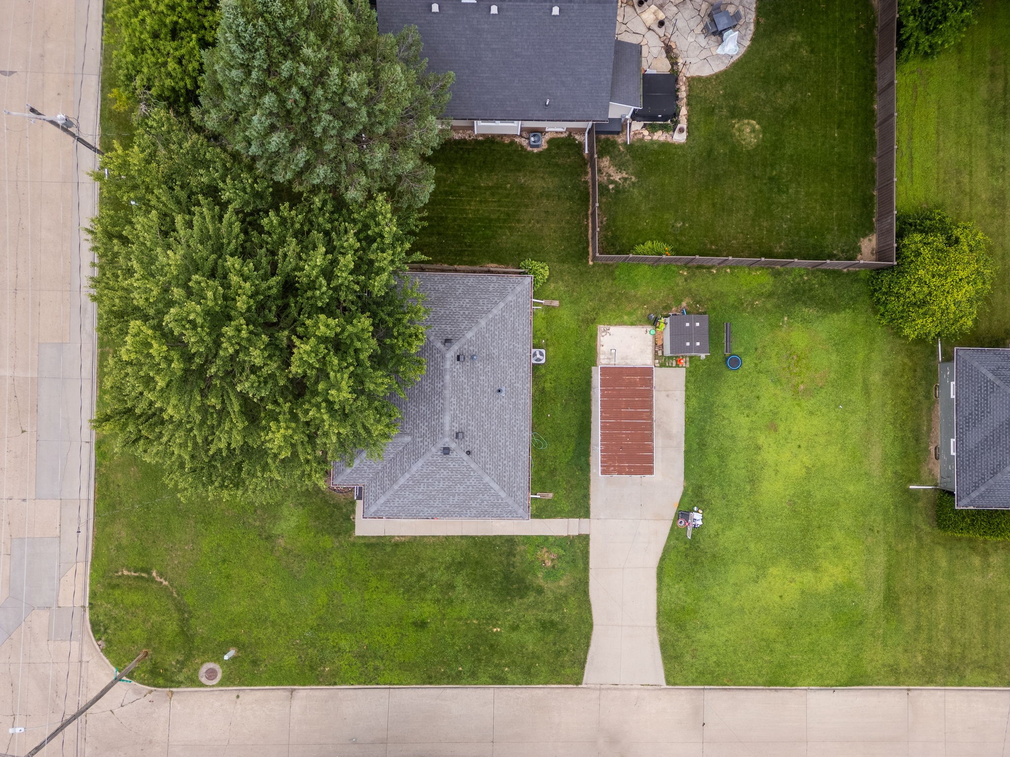 1901 Leland Avenue Property Photo 29
