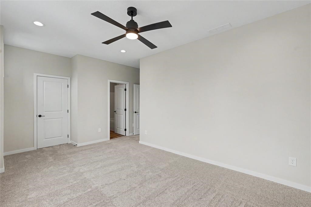2736 Fleur Drive Property Photo 17