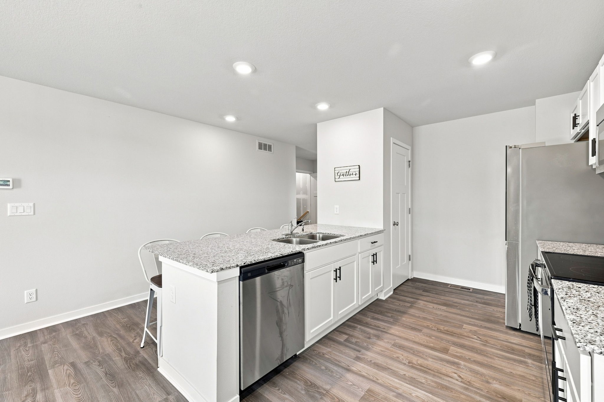 5613 Brook View Avenue Property Photo 12