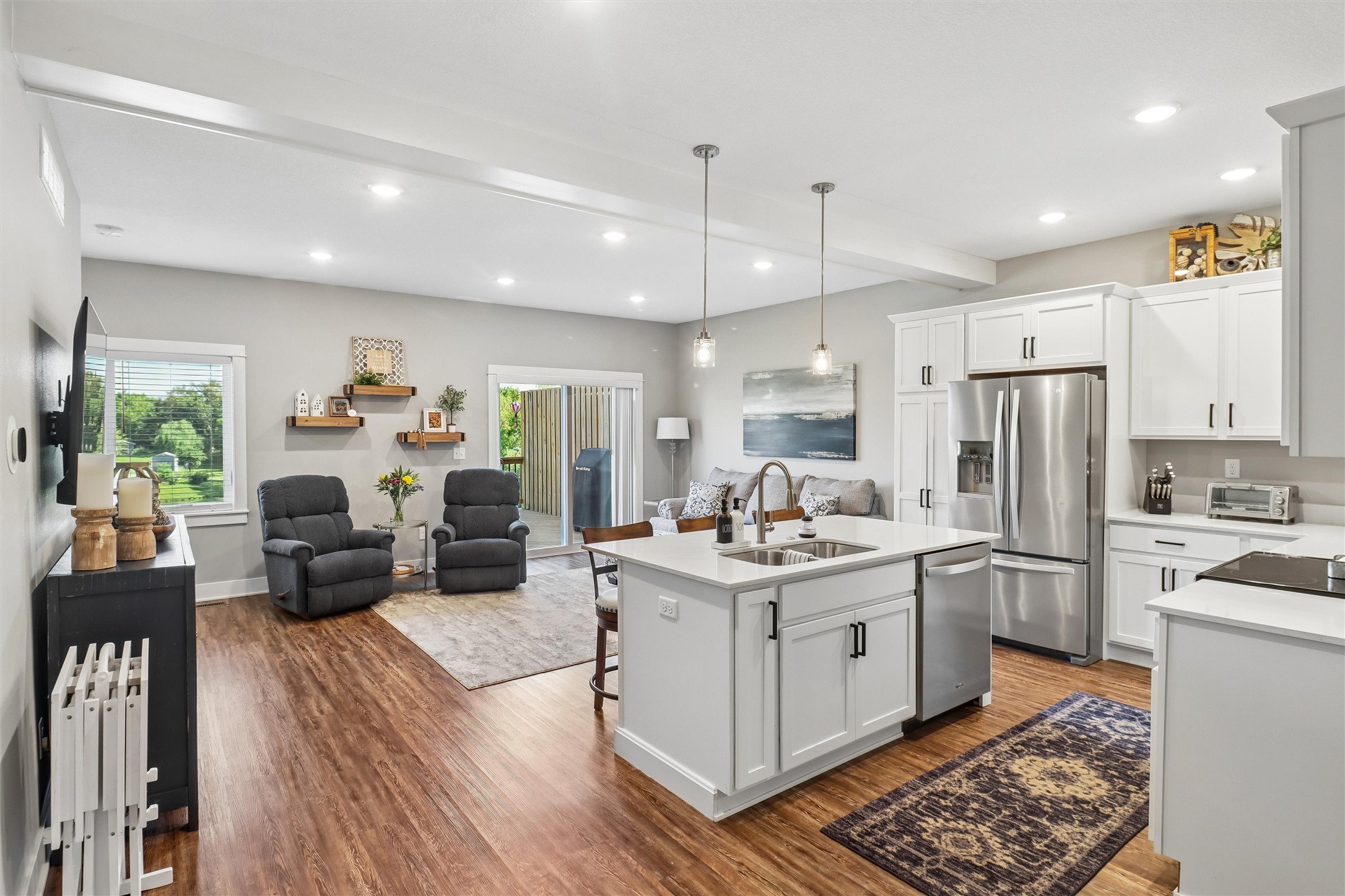 904 Summerset Place Property Photo 3