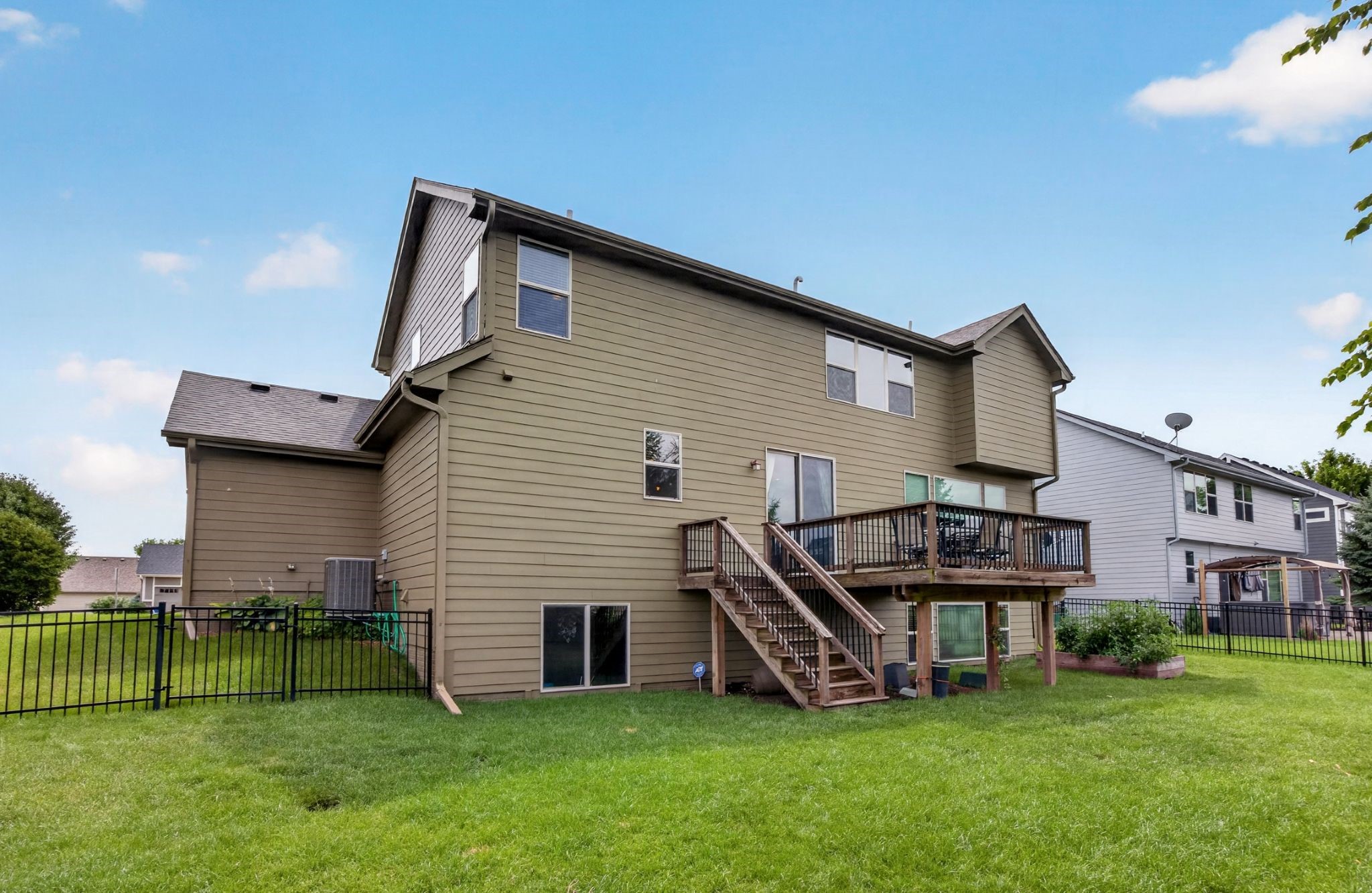 4408 163rd Street Property Photo 5