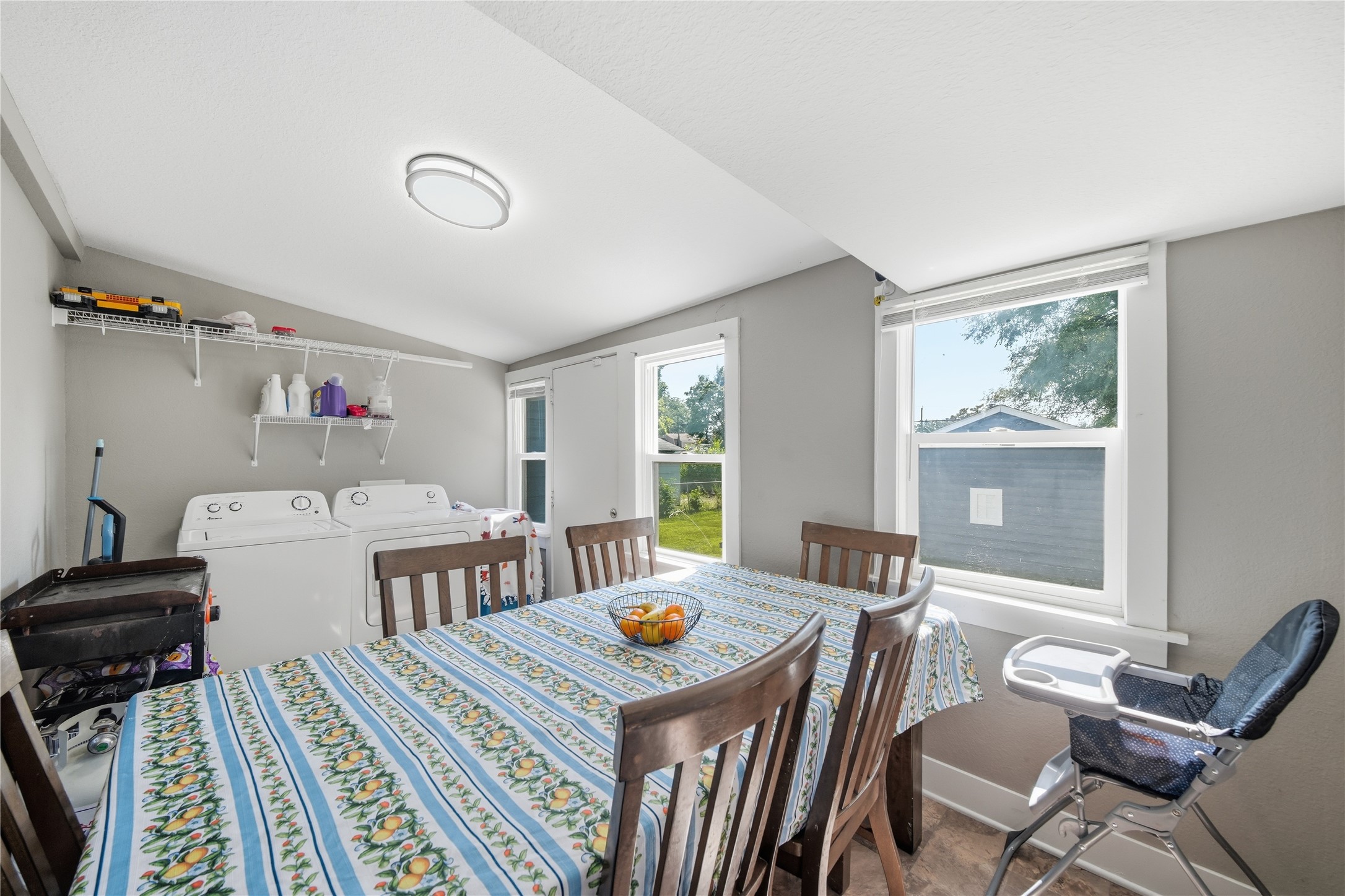 1614 Searle Street Property Photo 6
