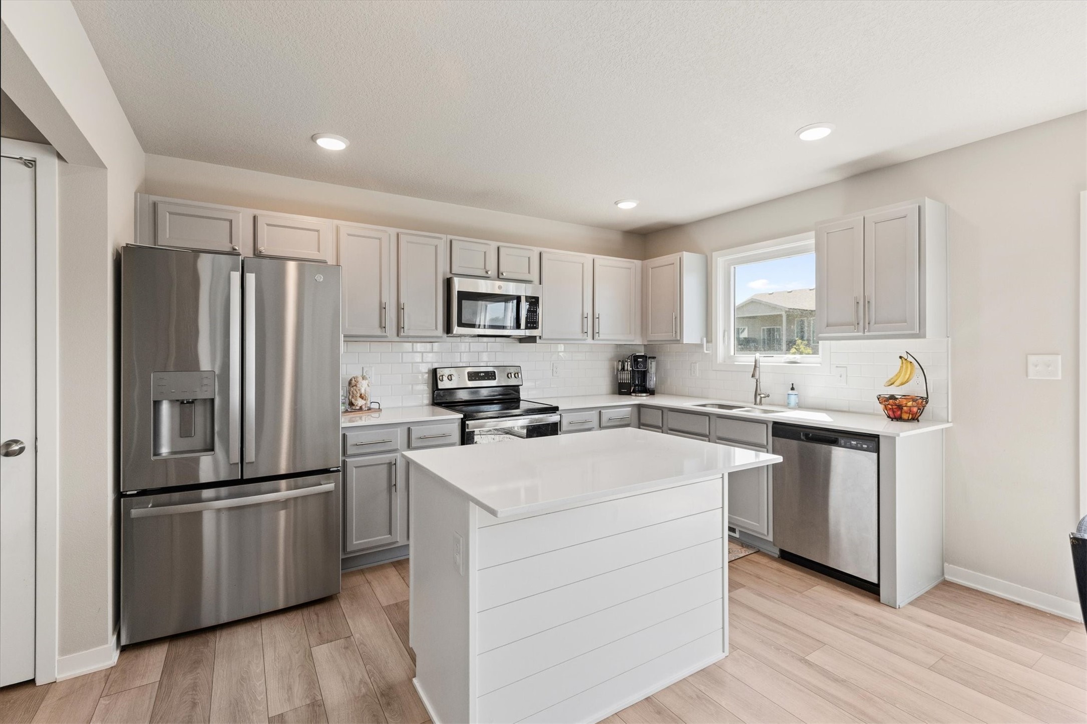 18126 Alpine Drive Property Photo 8