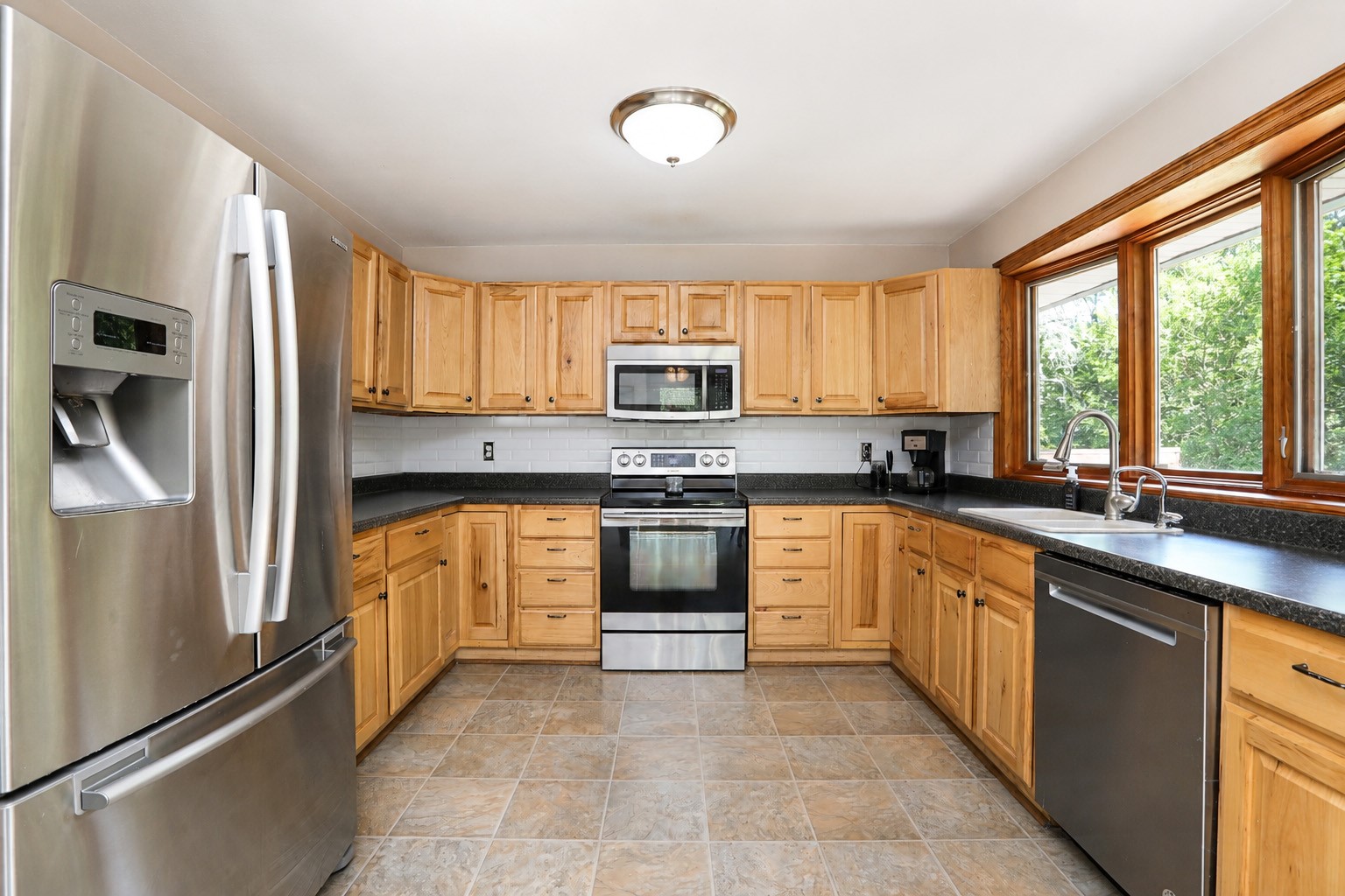 602 V Avenue Property Photo 2