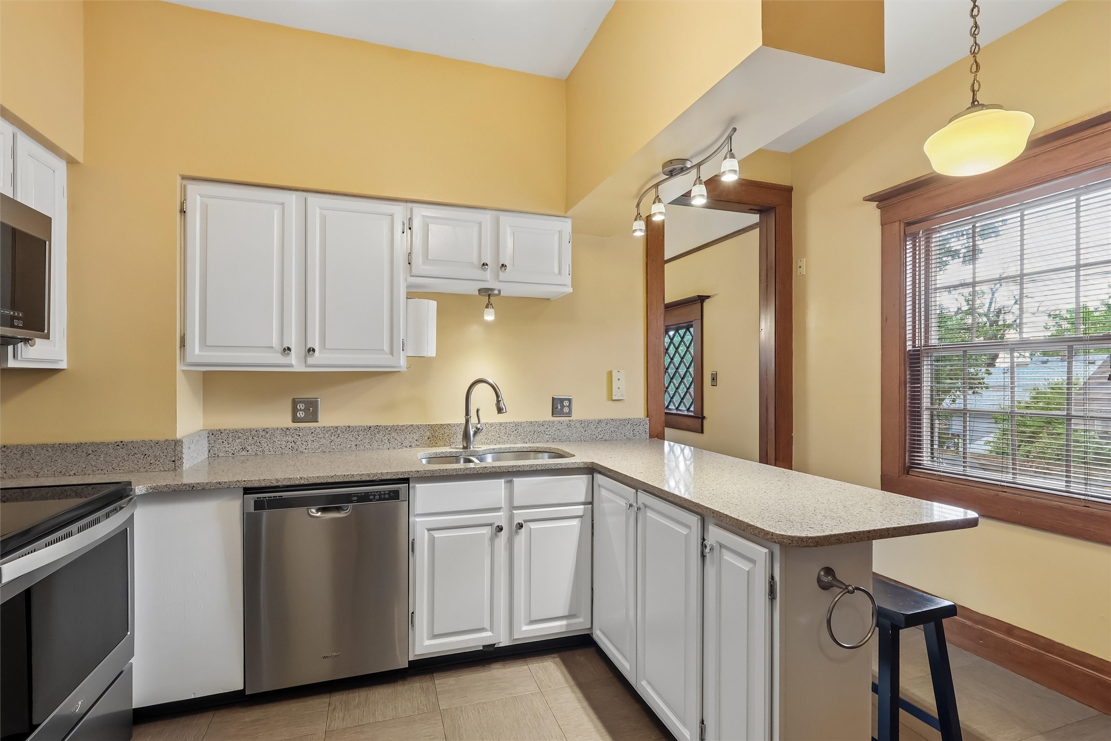 680 18th Street Property Photo 4