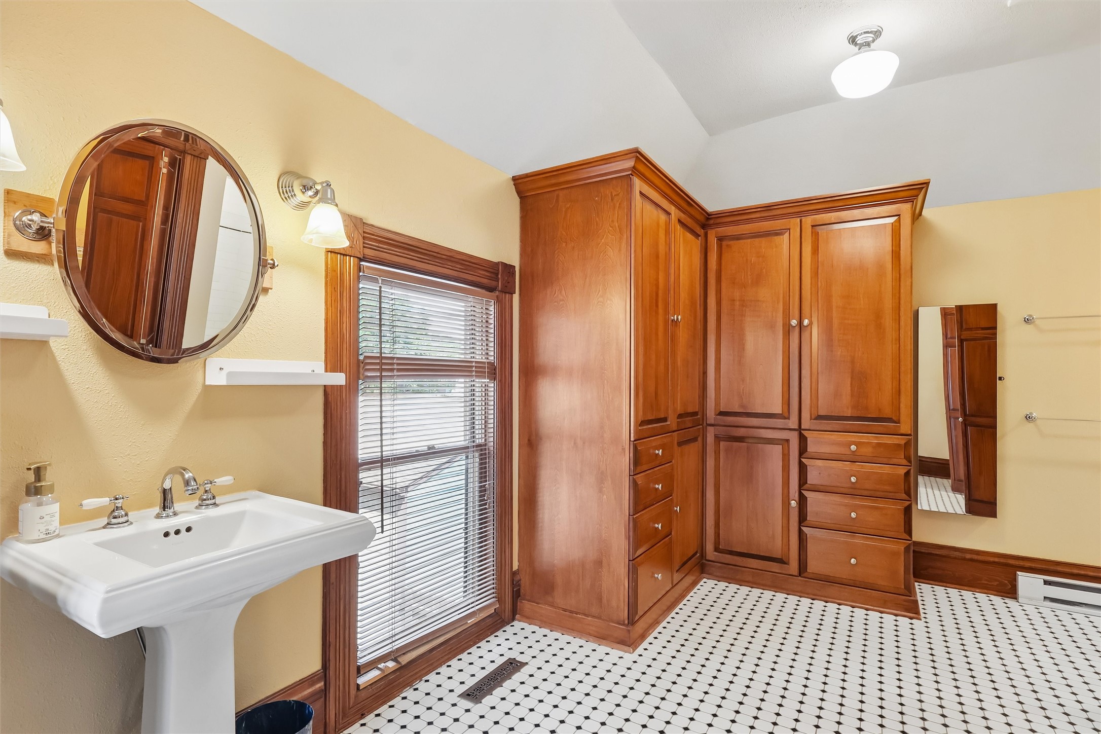 680 18th Street Property Photo 32