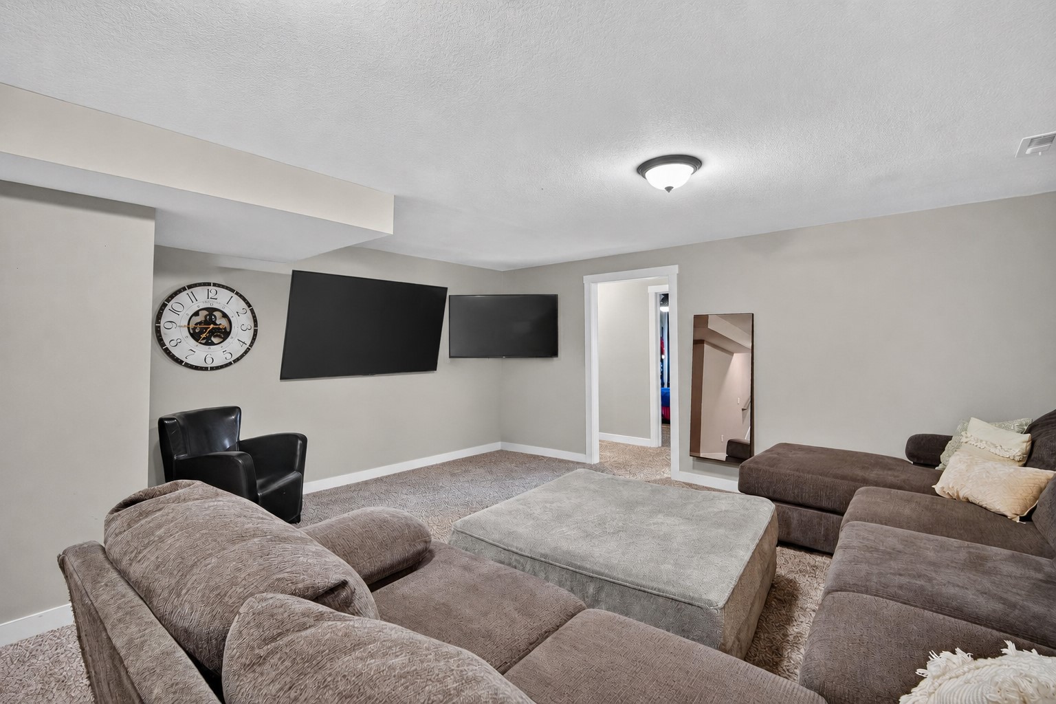 1913 Ne Cypress Circle Property Photo 24
