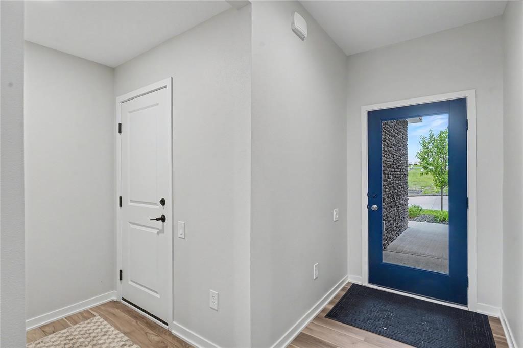 2718 Fleur Drive Property Photo 15