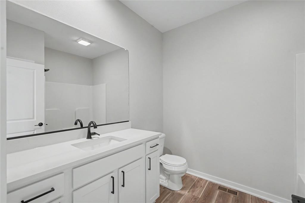 2718 Fleur Drive Property Photo 18