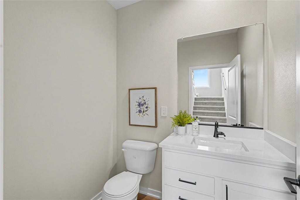 2718 Fleur Drive Property Photo 22