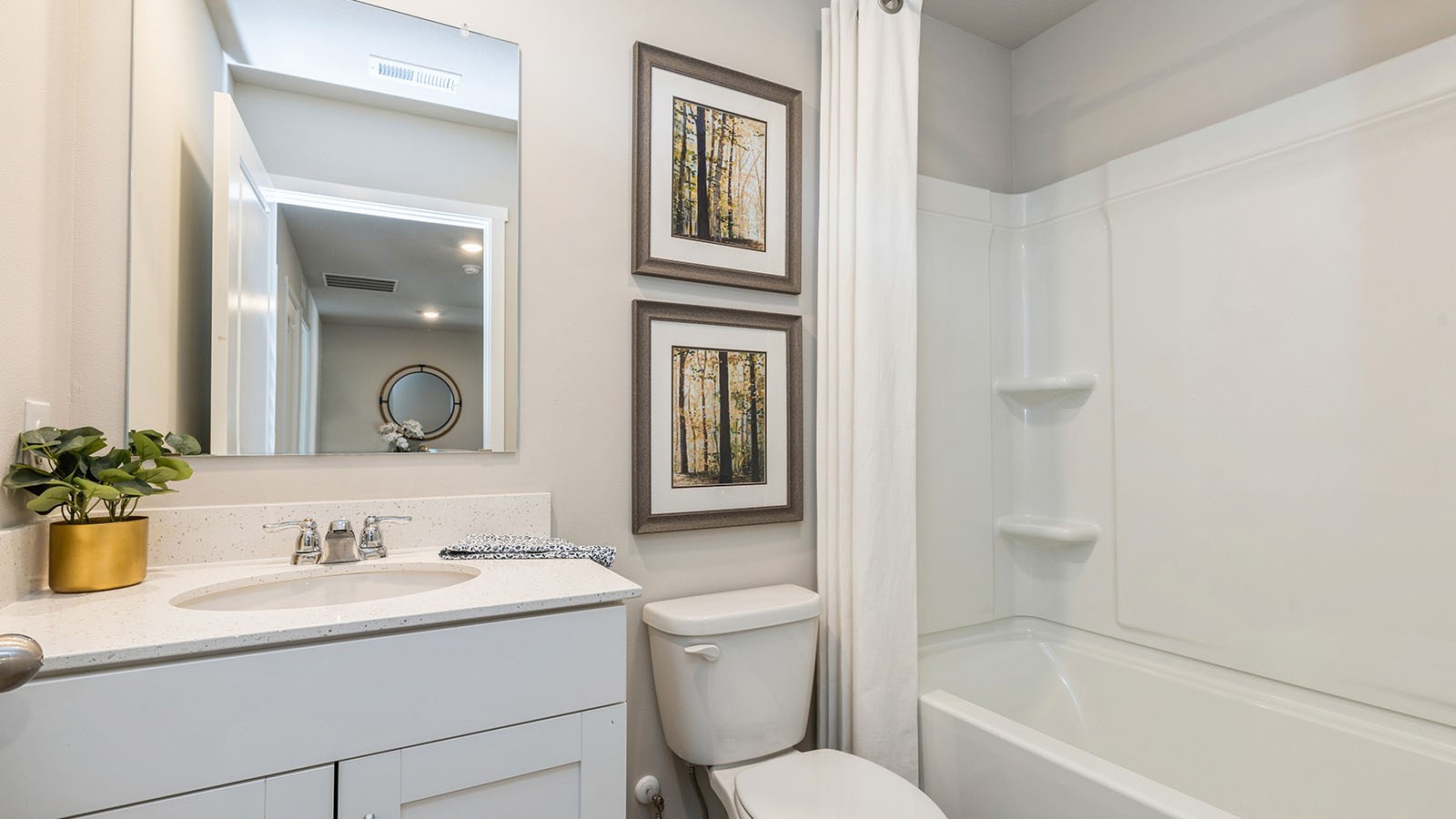 3590 Pershing Lane Property Photo 15