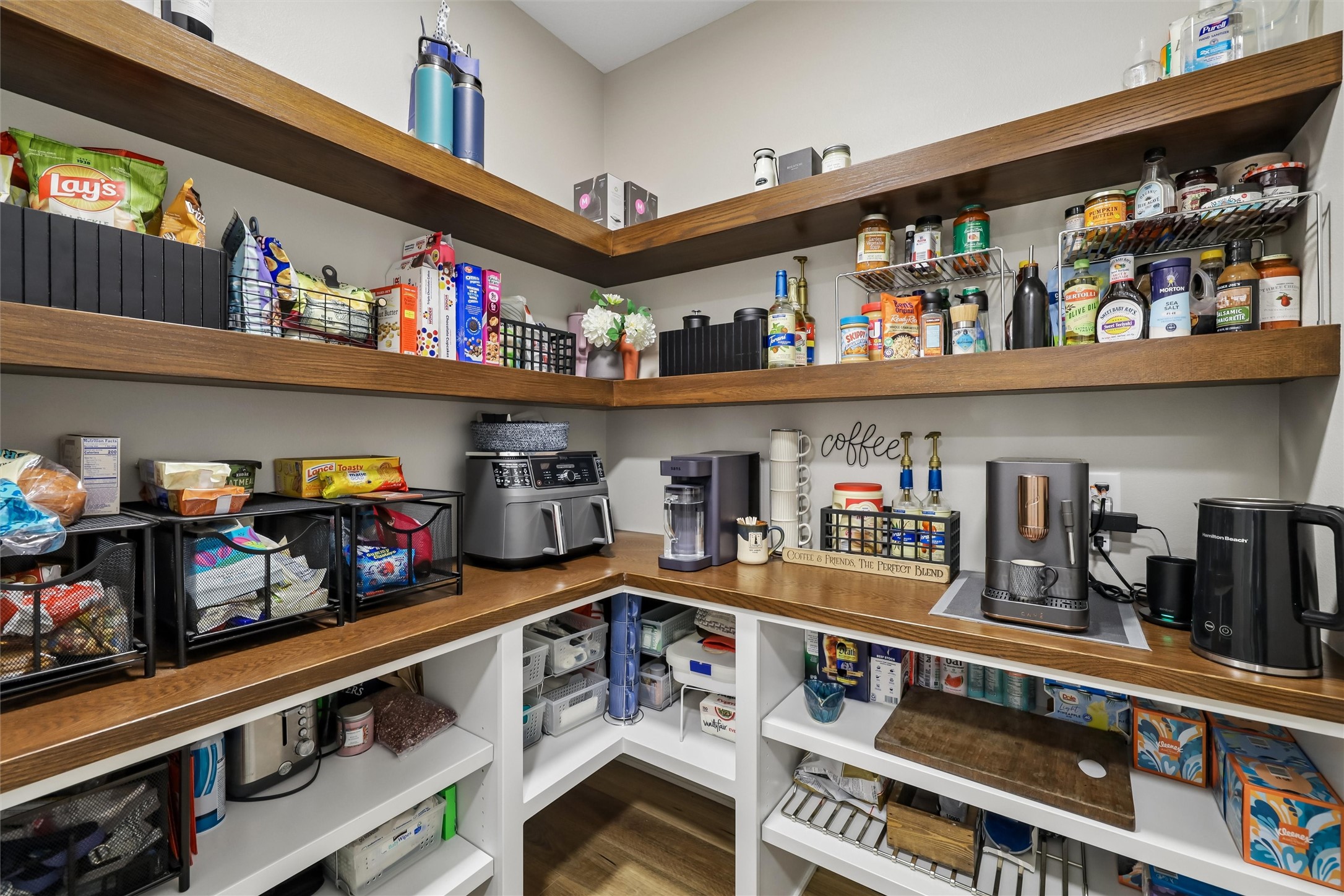 10415 Thorne Drive Property Photo 10