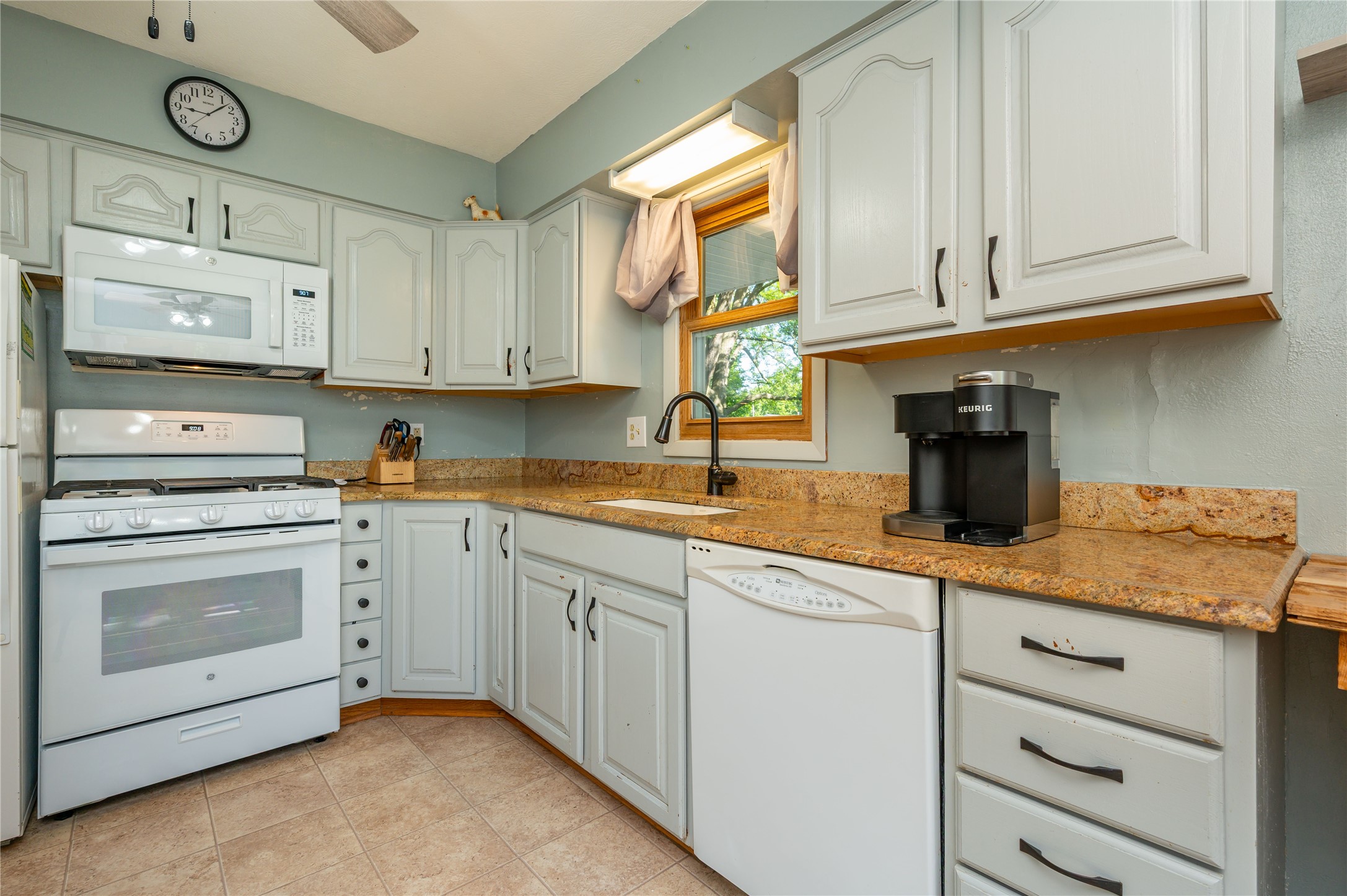 4028 Lynner Drive Property Photo 6