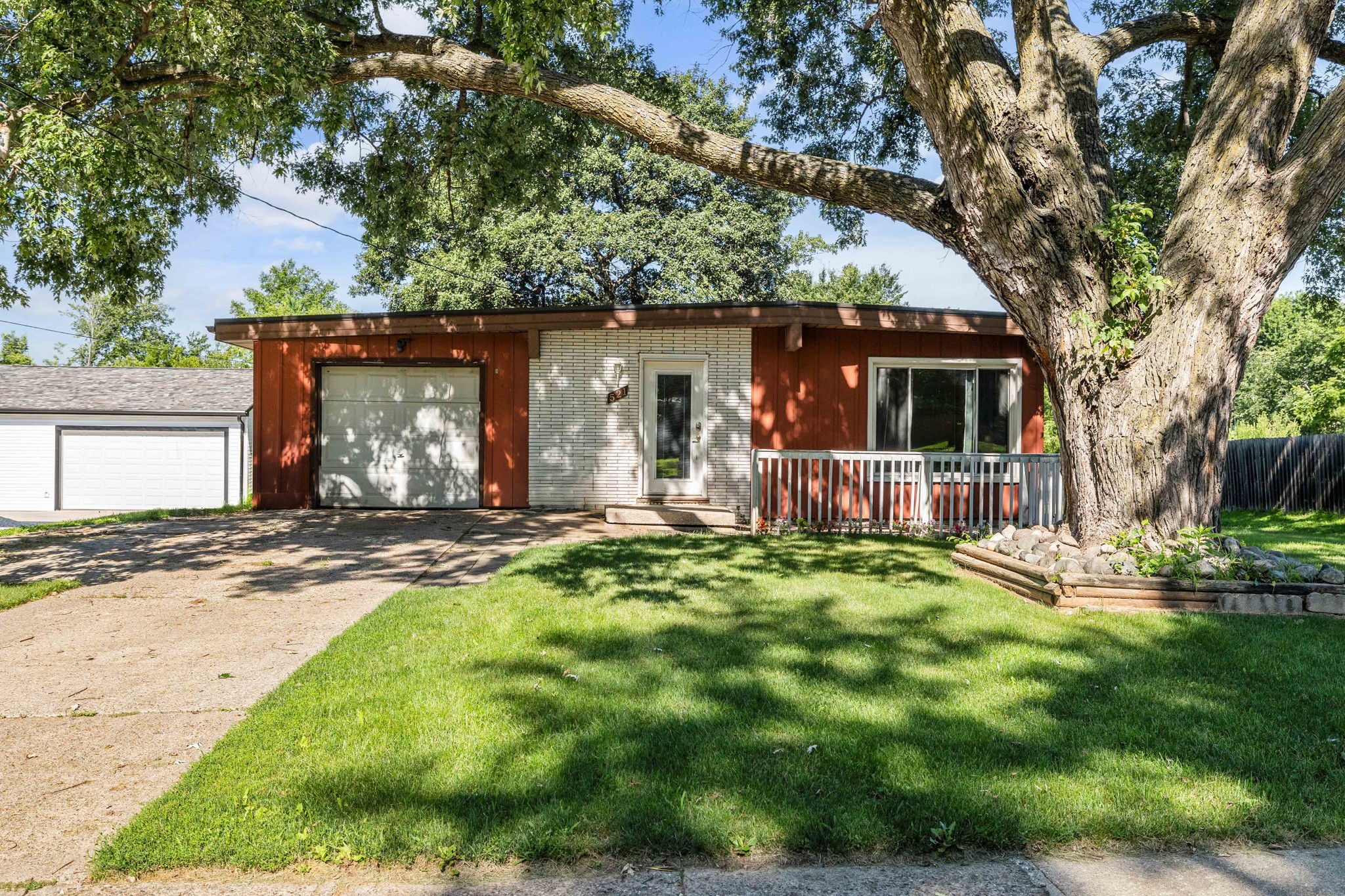 521 Snyder Avenue Property Photo 1