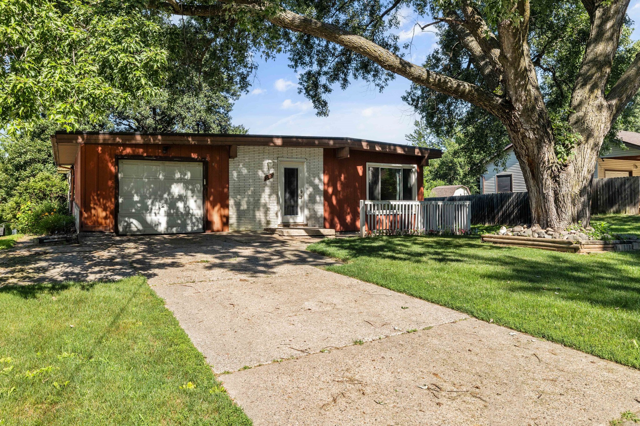 521 Snyder Avenue Property Photo 3