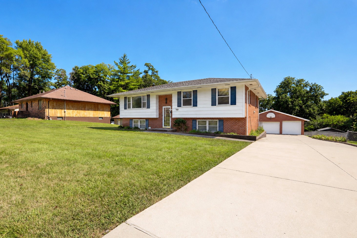 341 E Rose Avenue Property Photo 1