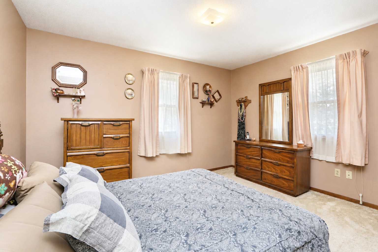 341 E Rose Avenue Property Photo 17